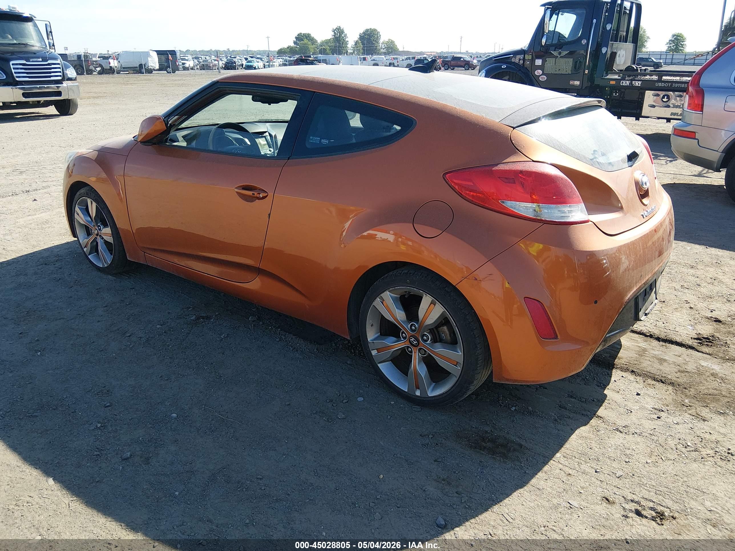 HYUNDAI VELOSTER image 3