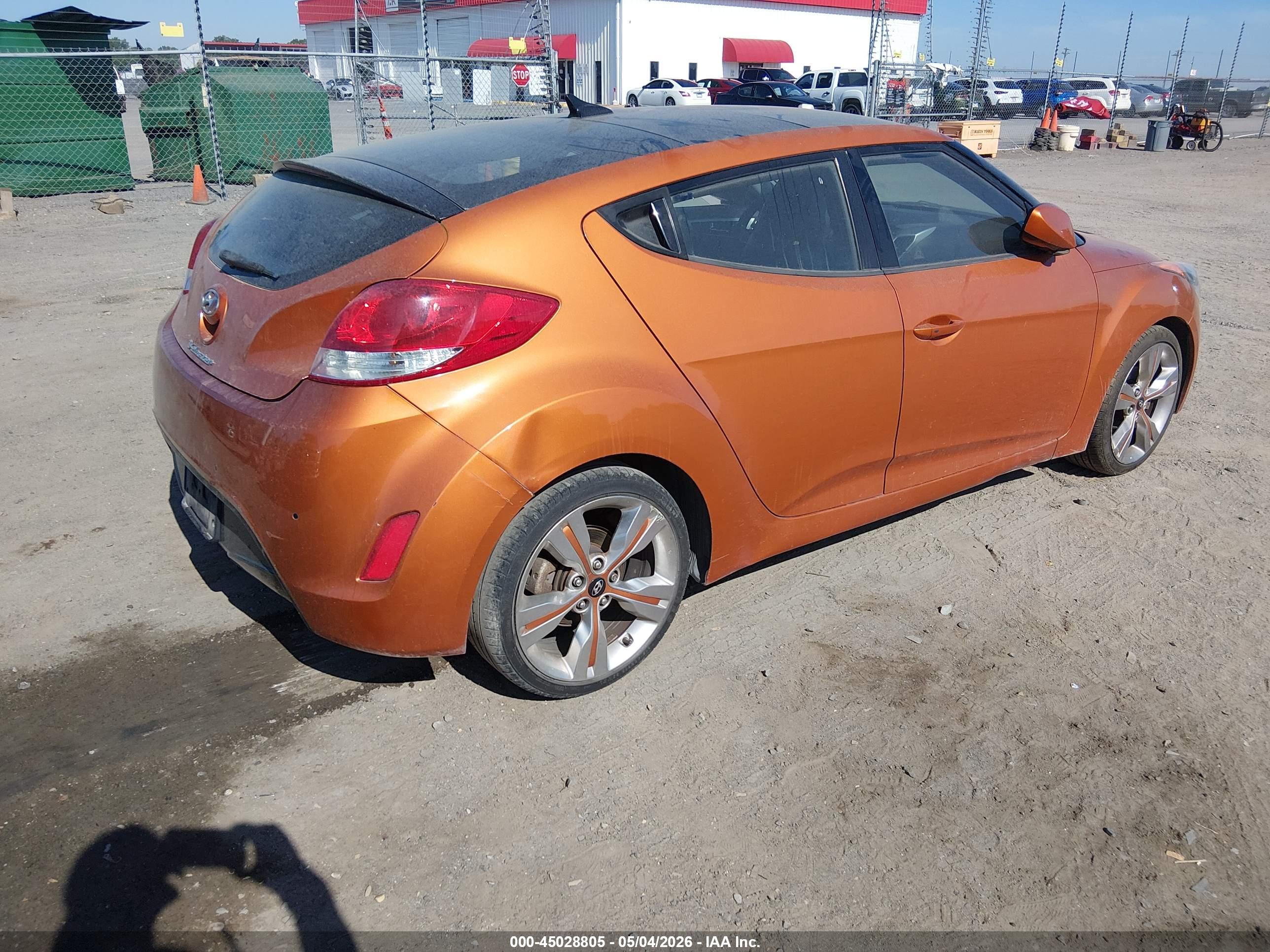 HYUNDAI VELOSTER image 4