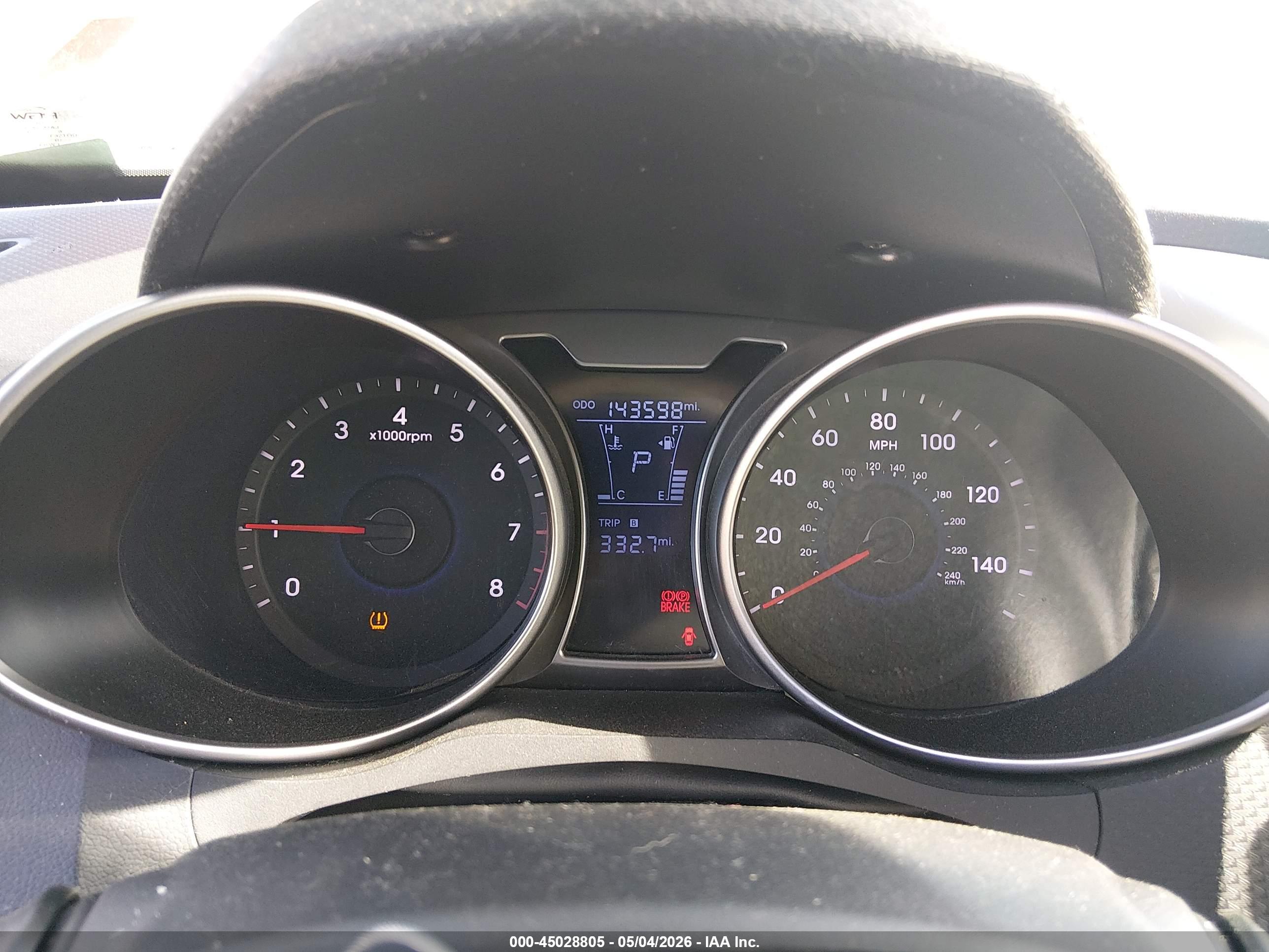 HYUNDAI VELOSTER image 7