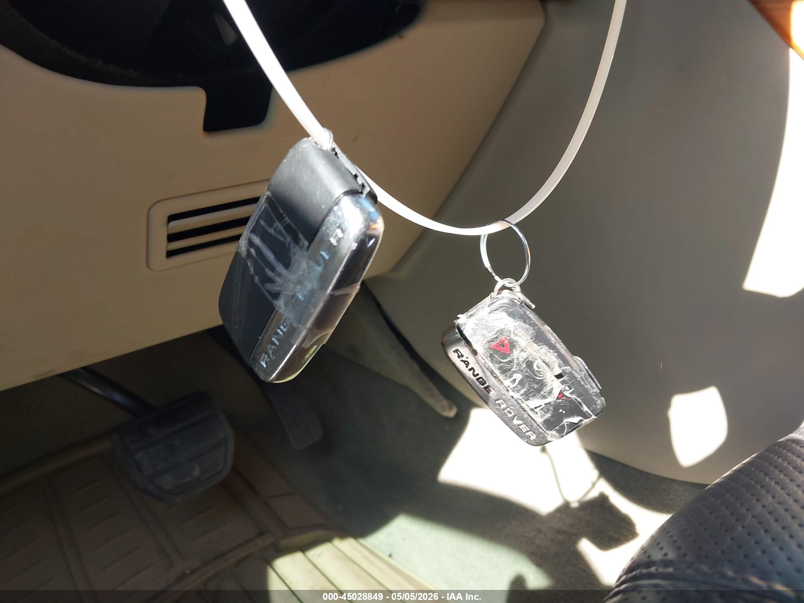 LAND ROVER image 11