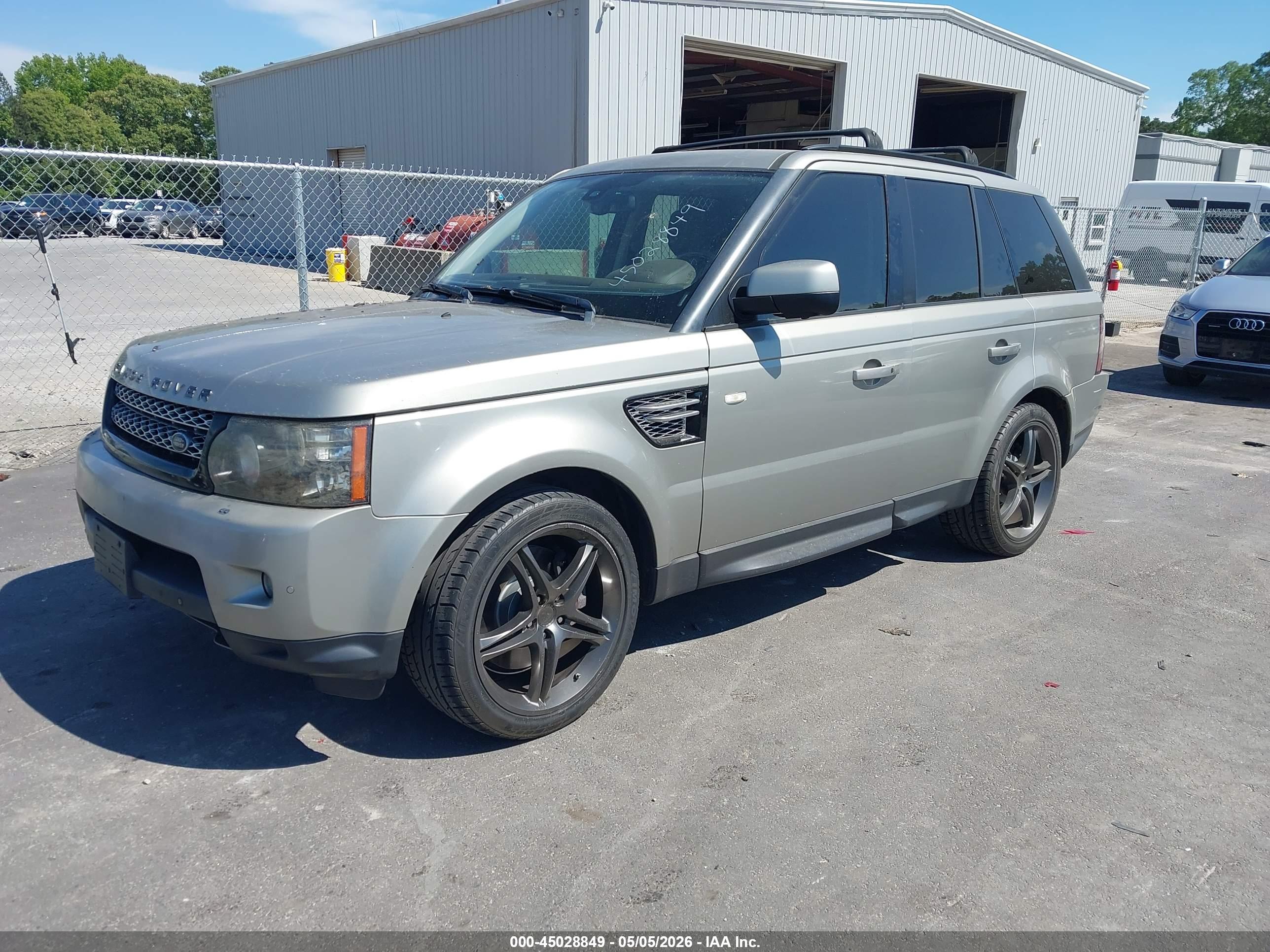 LAND ROVER image 2