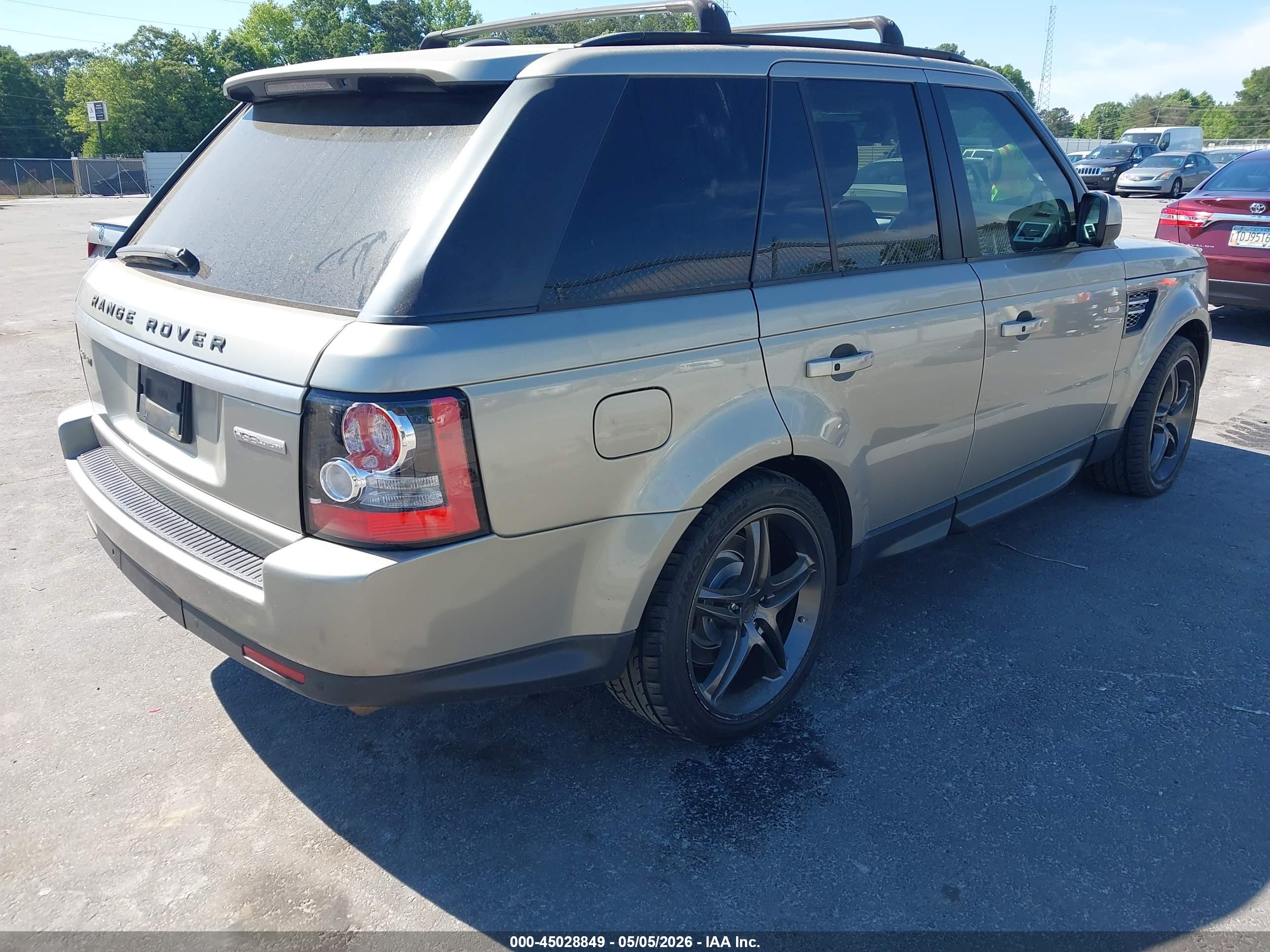 LAND ROVER image 4