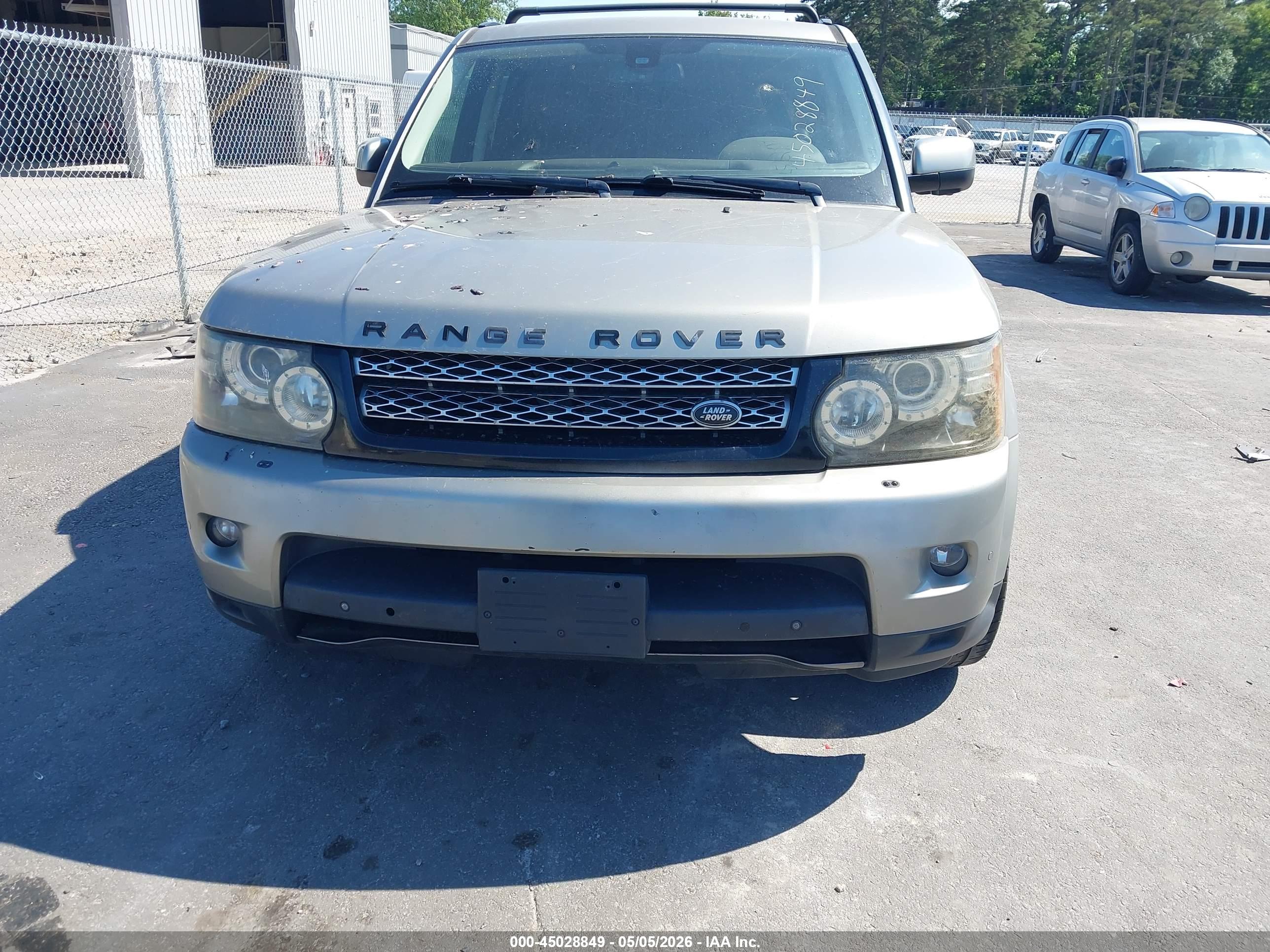 LAND ROVER image 6