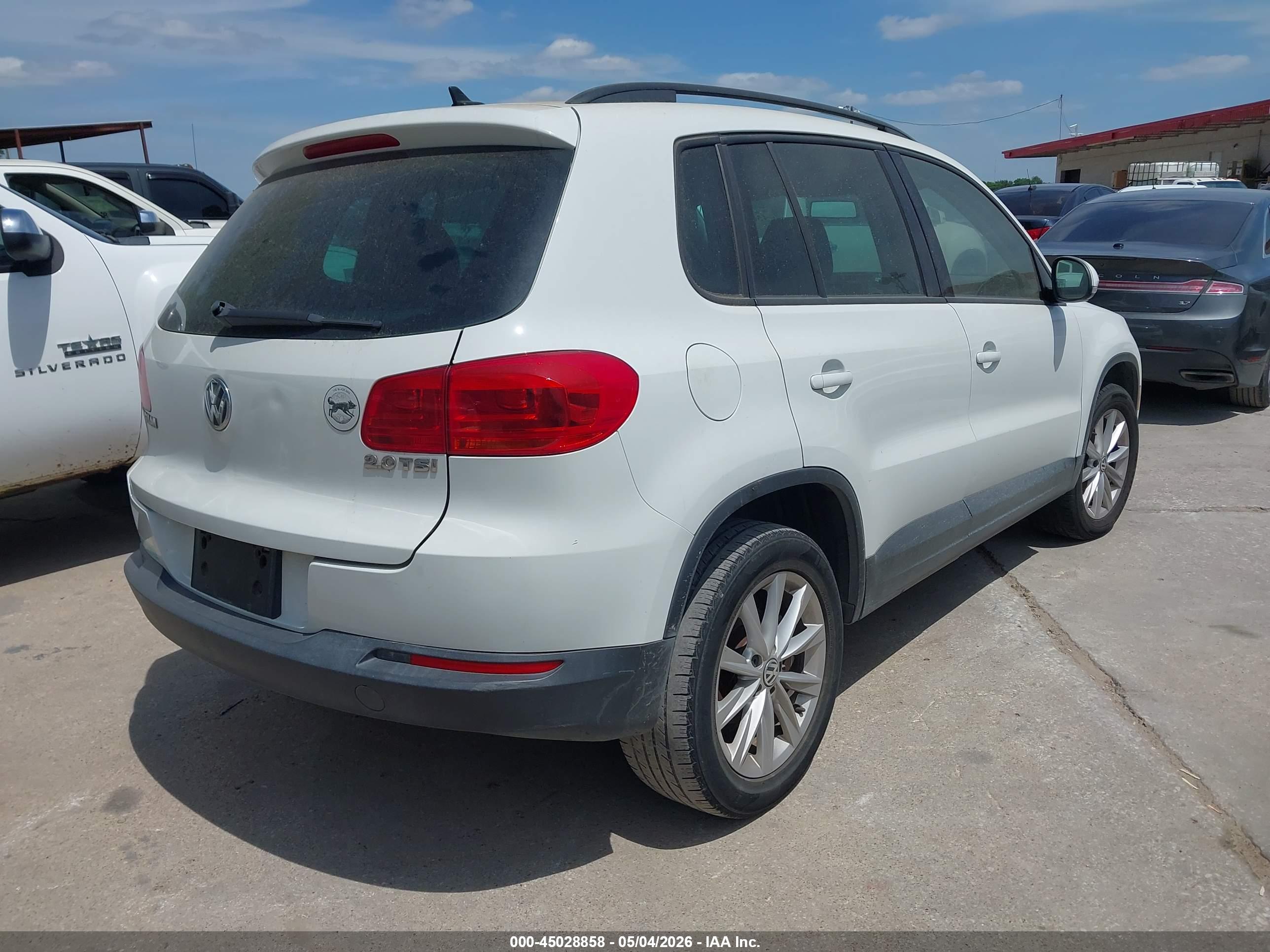 VOLKSWAGEN TIGUAN image 4