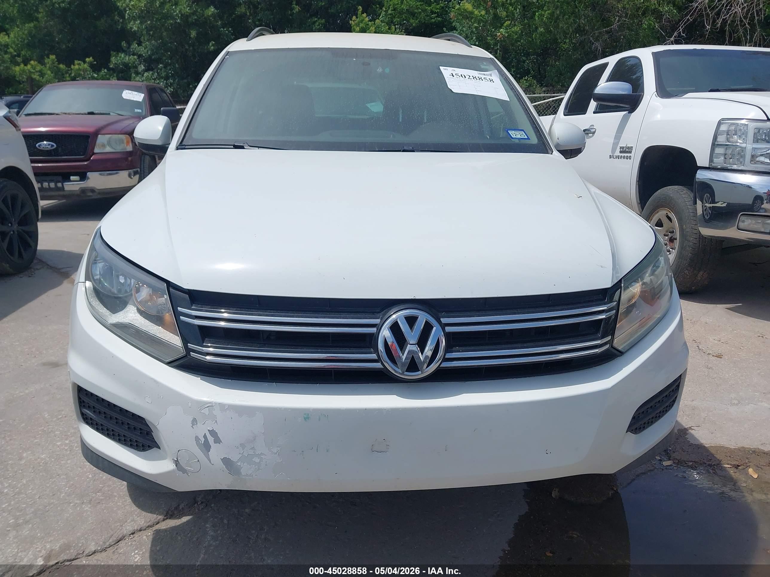 VOLKSWAGEN TIGUAN image 6