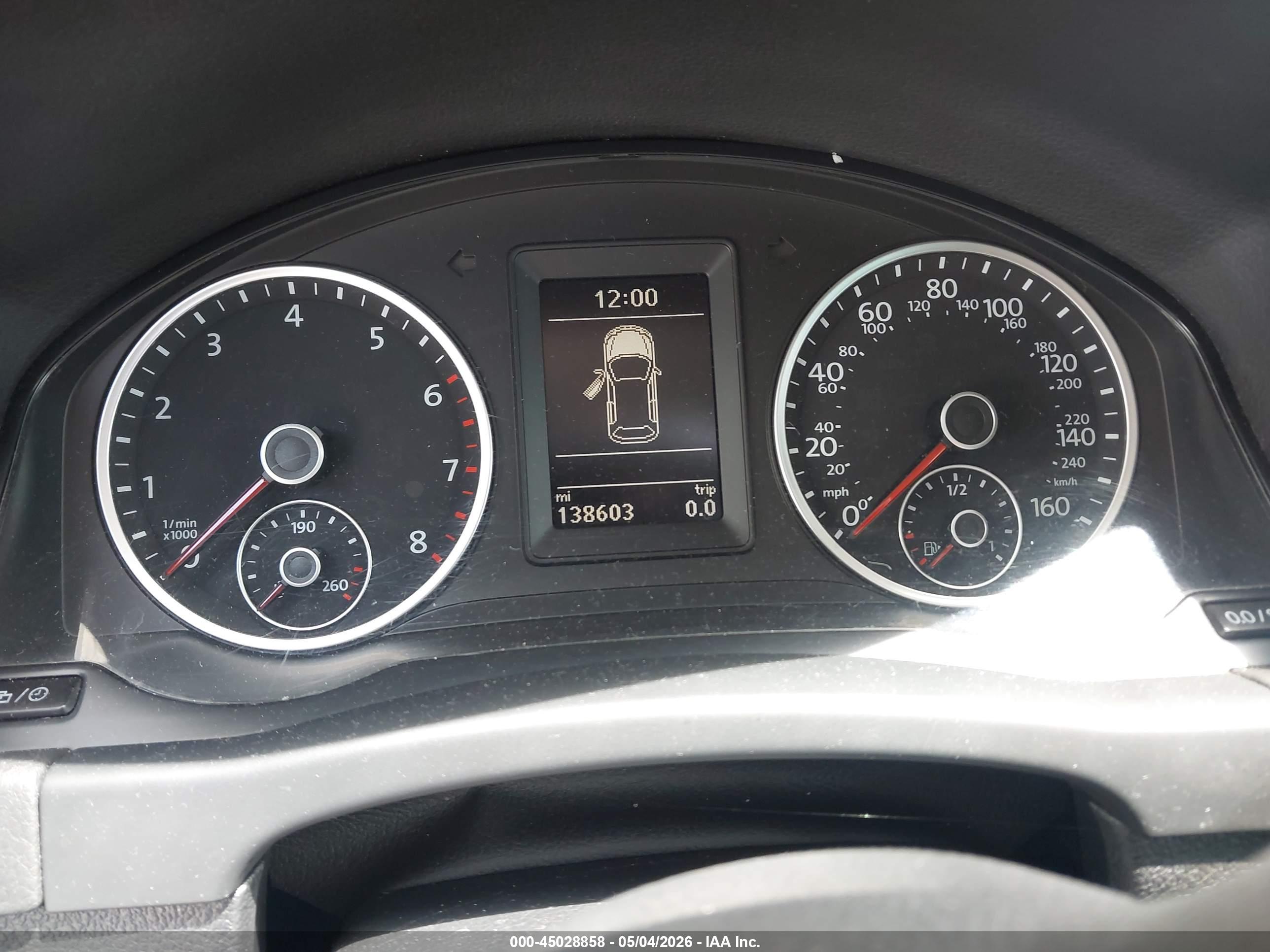 VOLKSWAGEN TIGUAN image 7