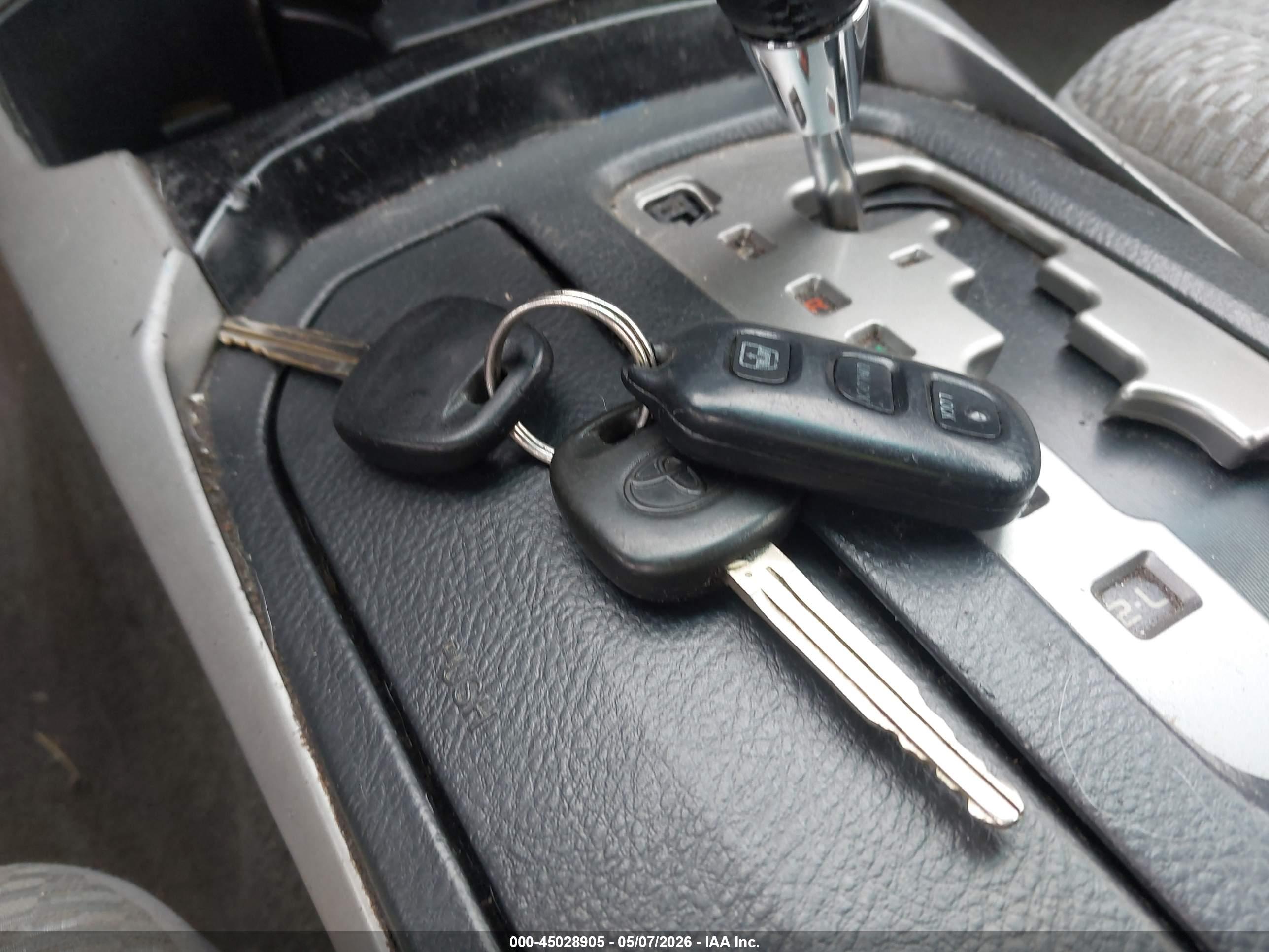 TOYOTA 4RUNNER image 11