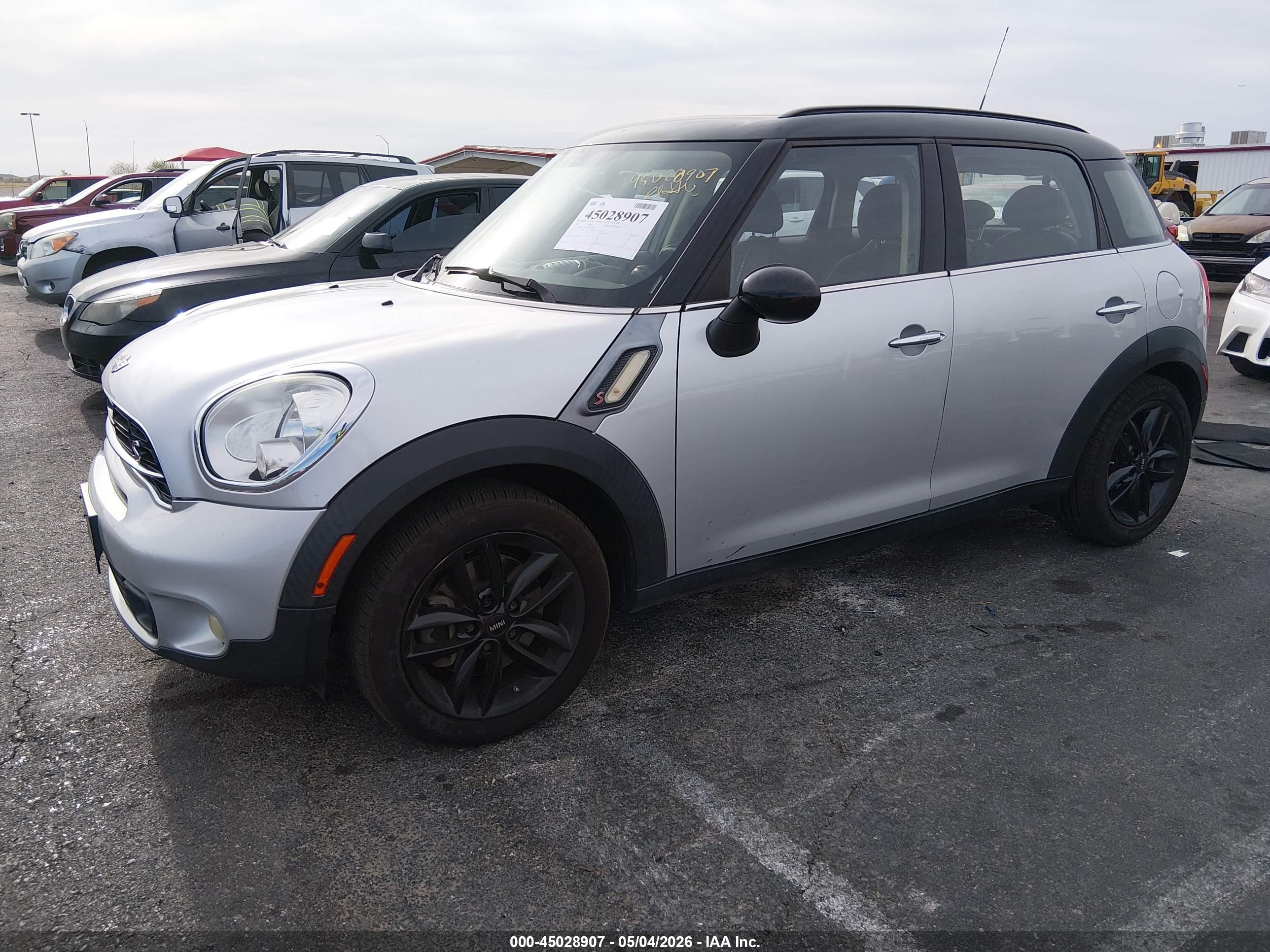 MINI COUNTRYMAN image 2