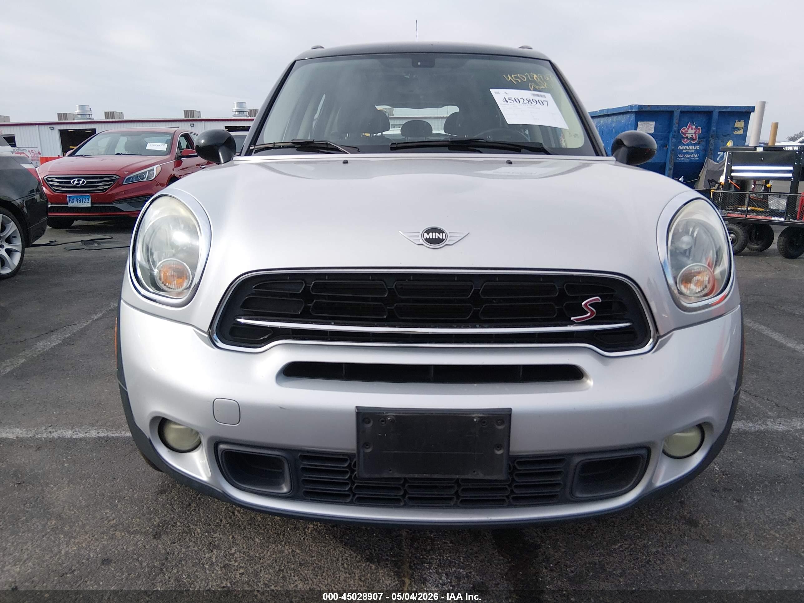 MINI COUNTRYMAN image 6
