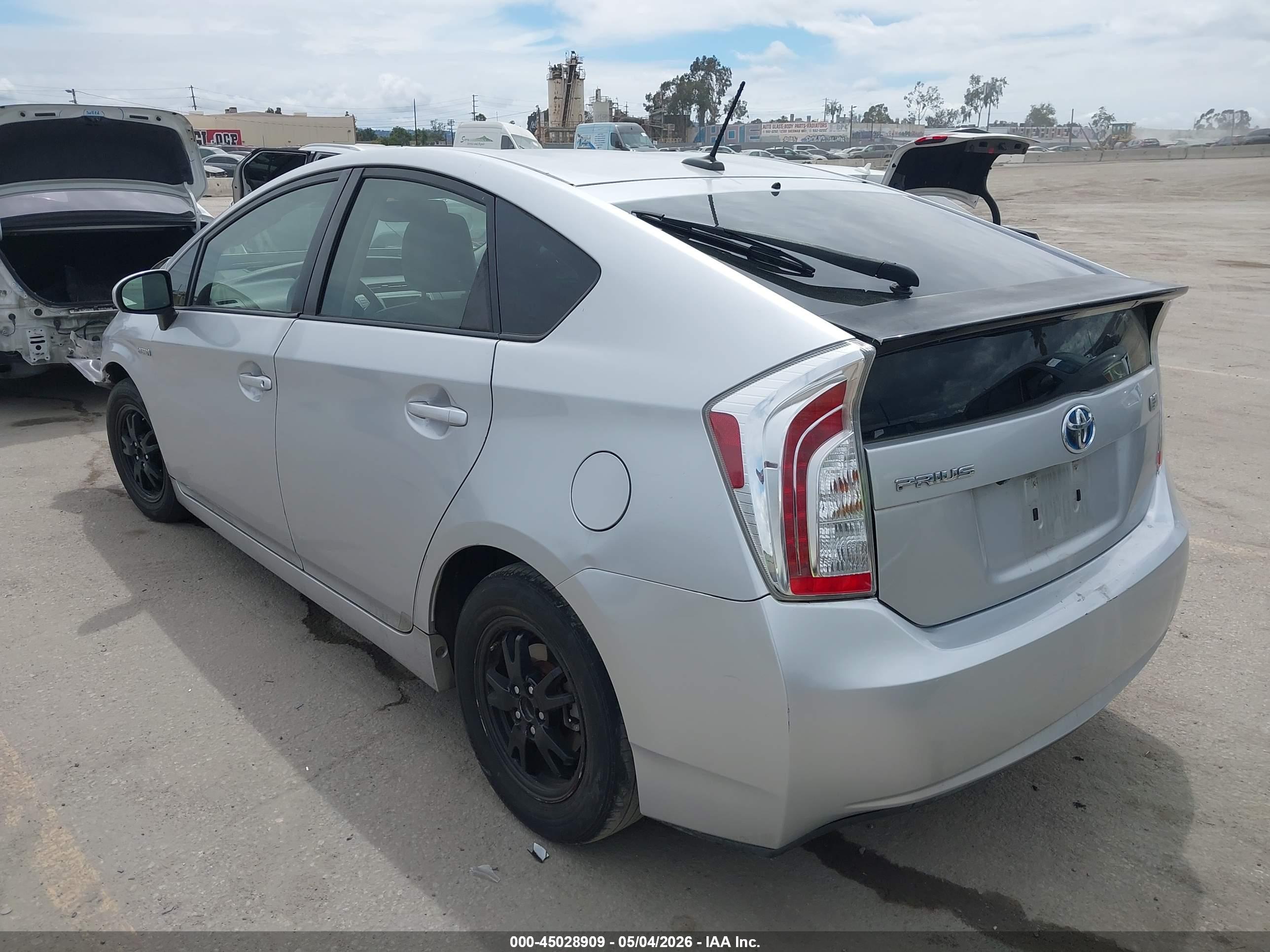 TOYOTA PRIUS image 3