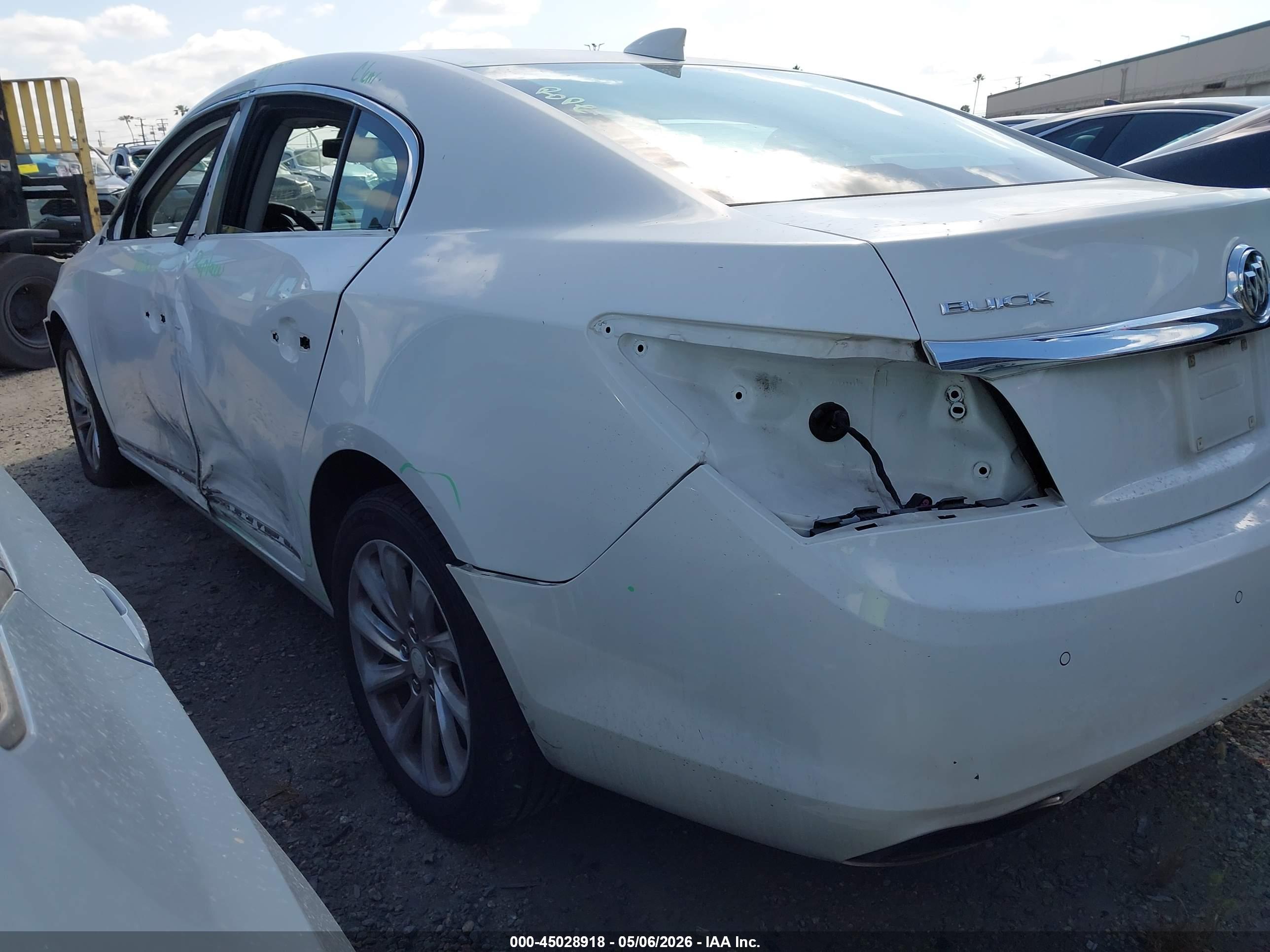 BUICK LACROSSE image 3