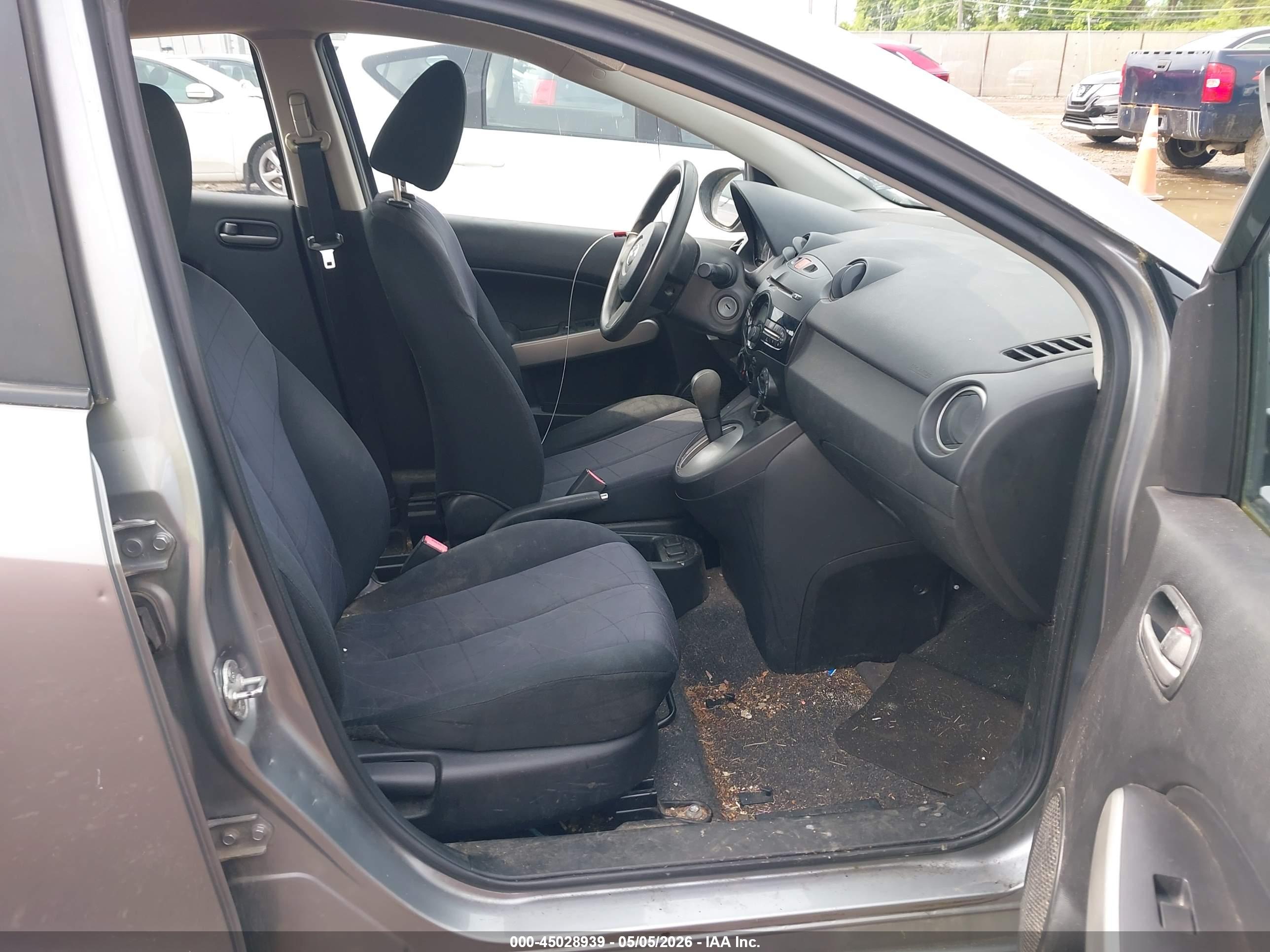 MAZDA MAZDA2 image 5
