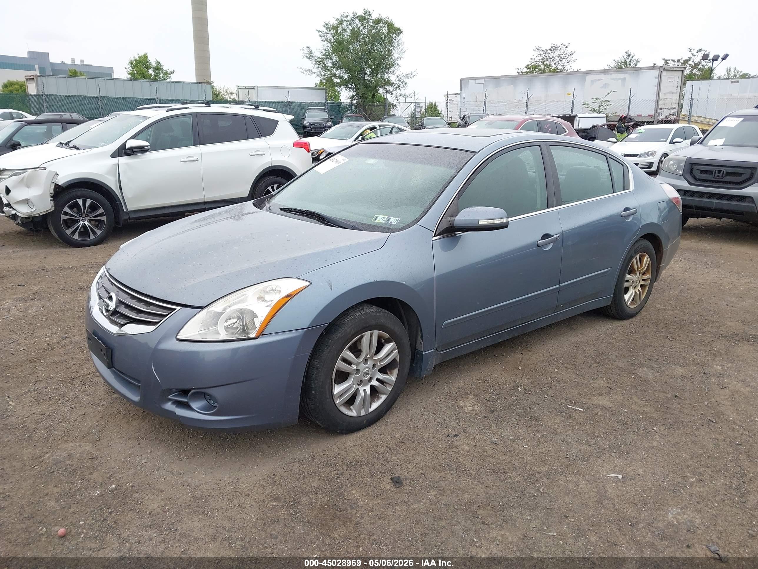 NISSAN ALTIMA image 2