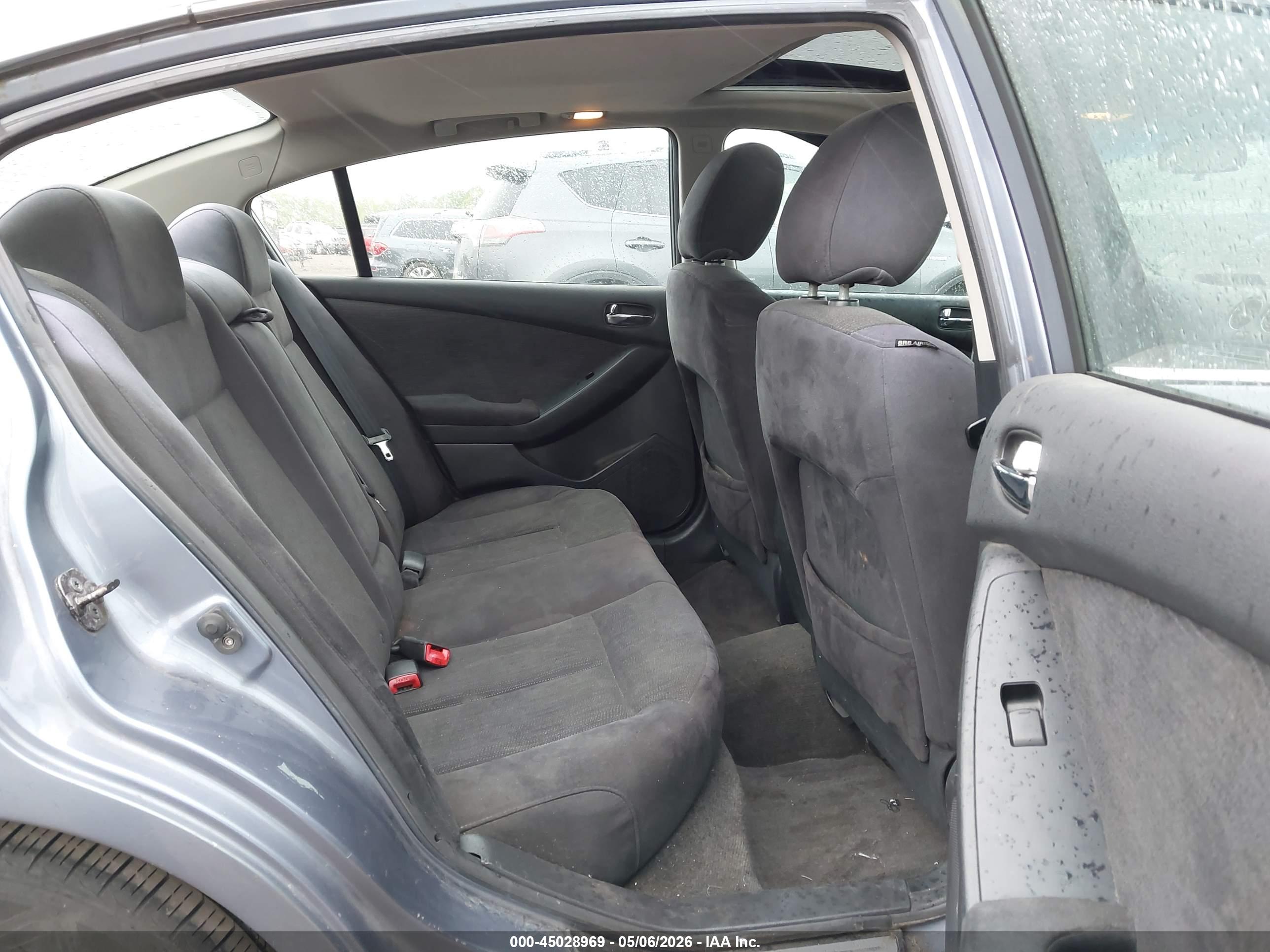 NISSAN ALTIMA image 8