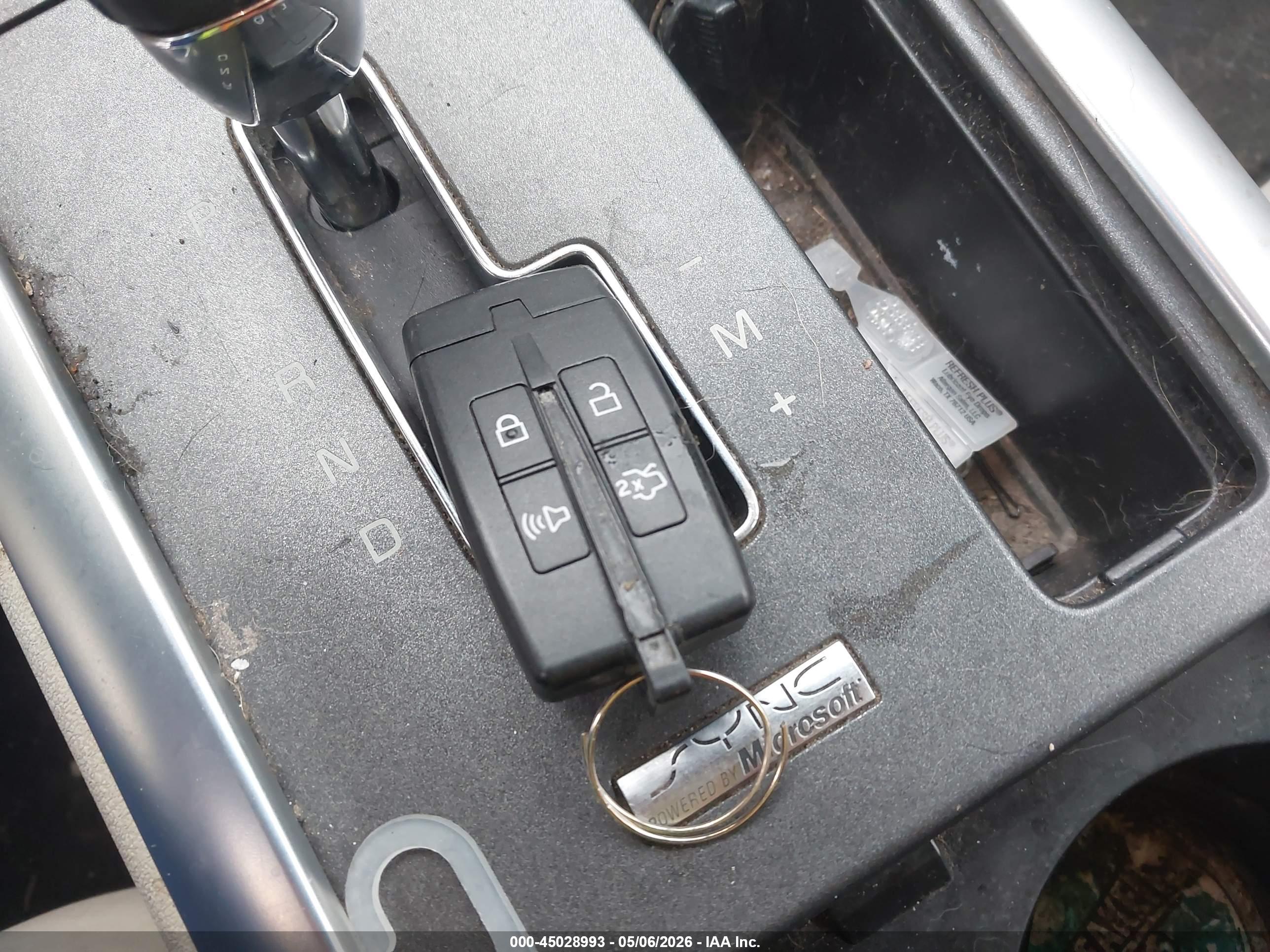 LINCOLN MKS image 11