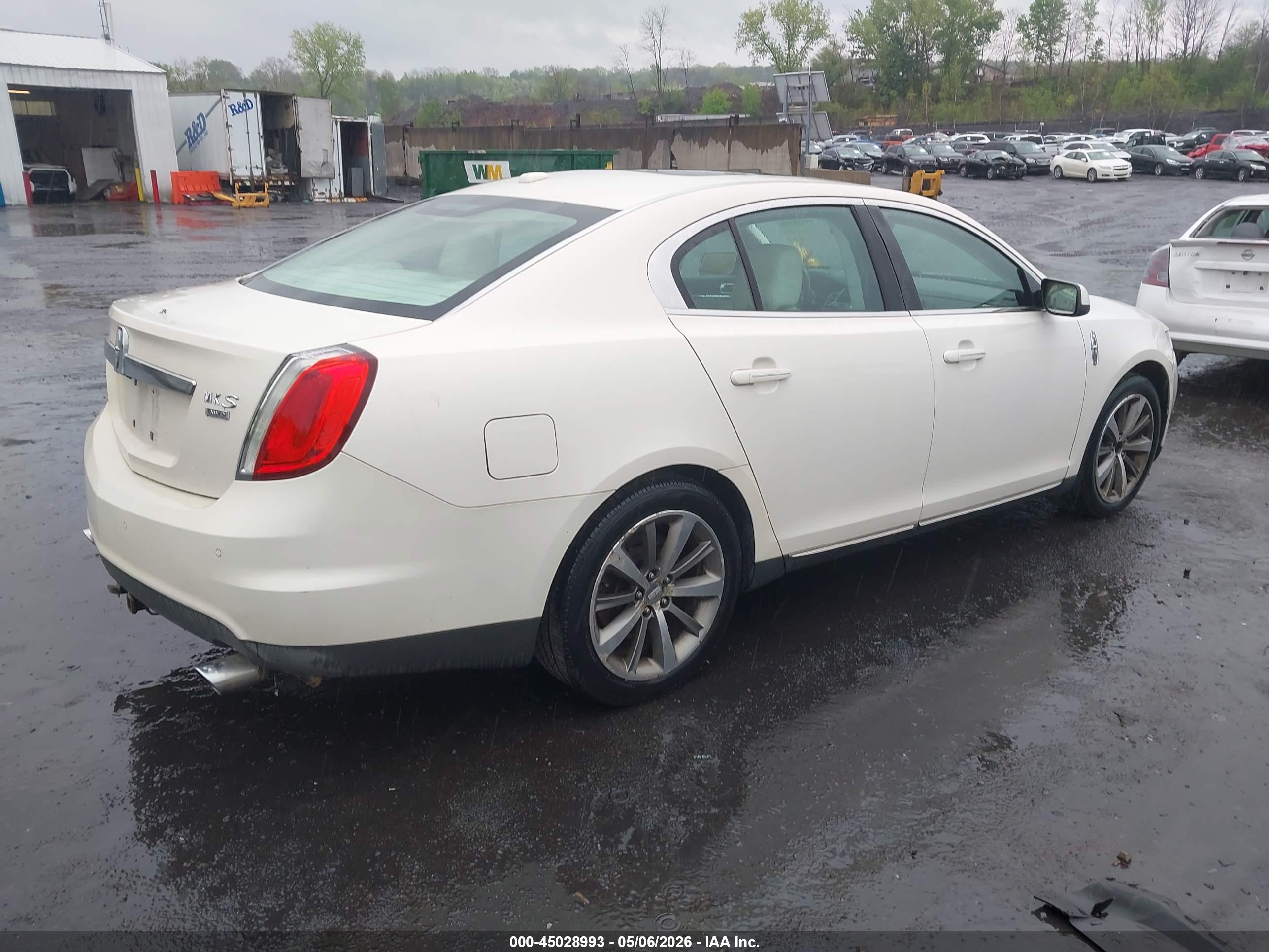 LINCOLN MKS image 4