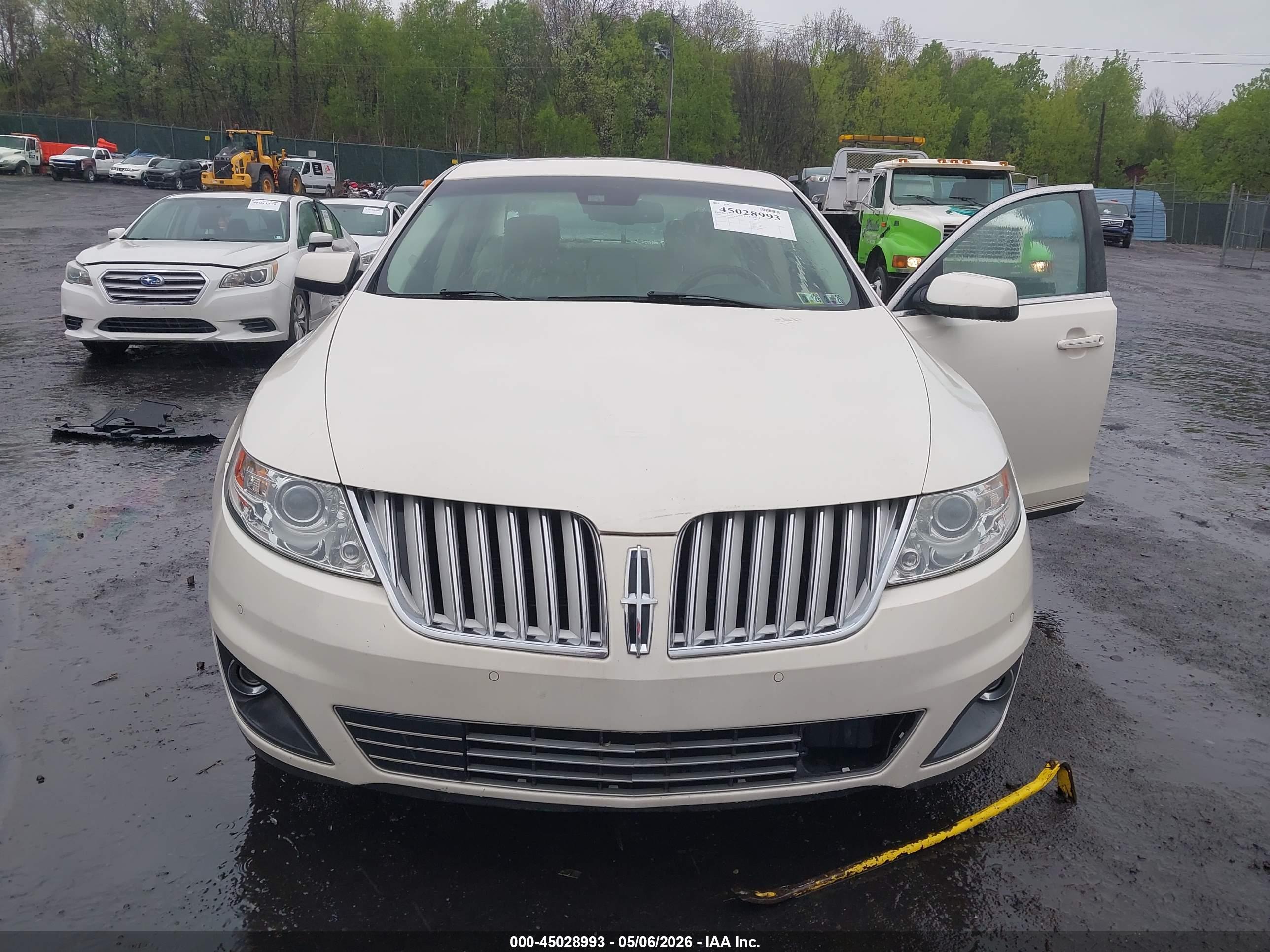 LINCOLN MKS image 6