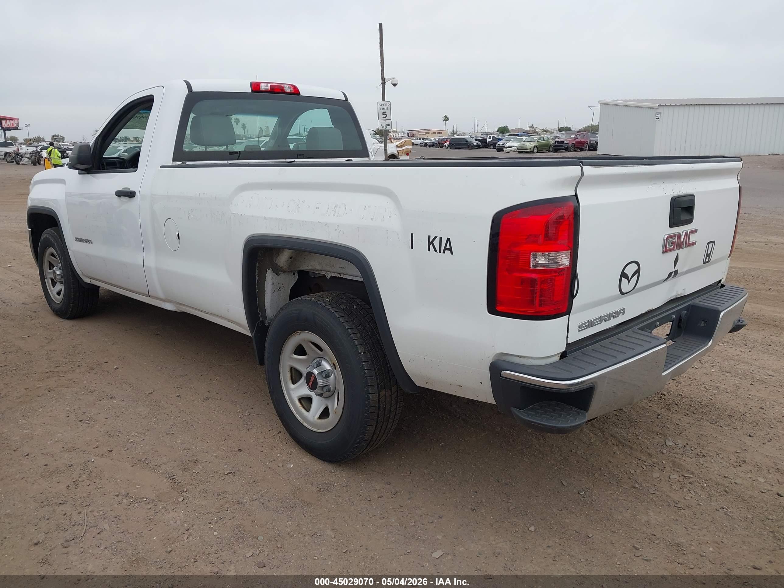GMC SIERRA image 3