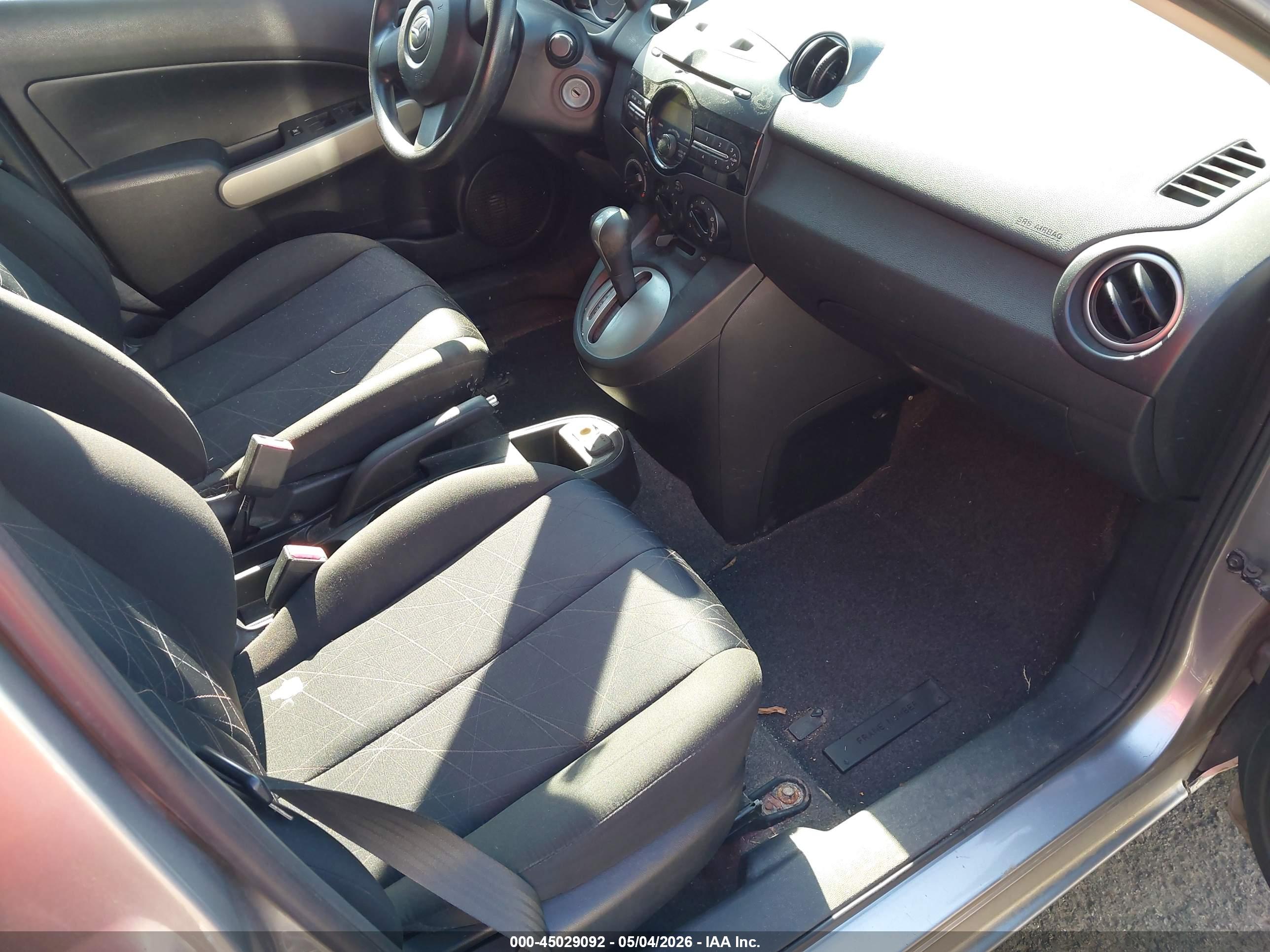 MAZDA MAZDA2 image 5