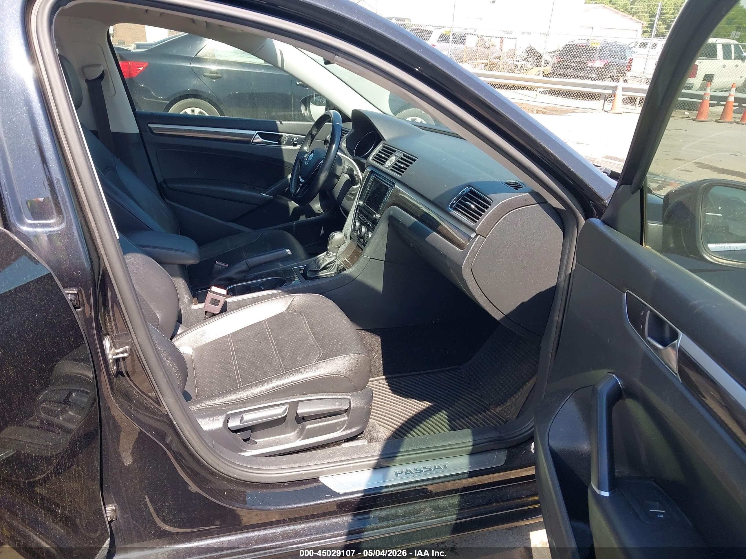 VOLKSWAGEN PASSAT image 5