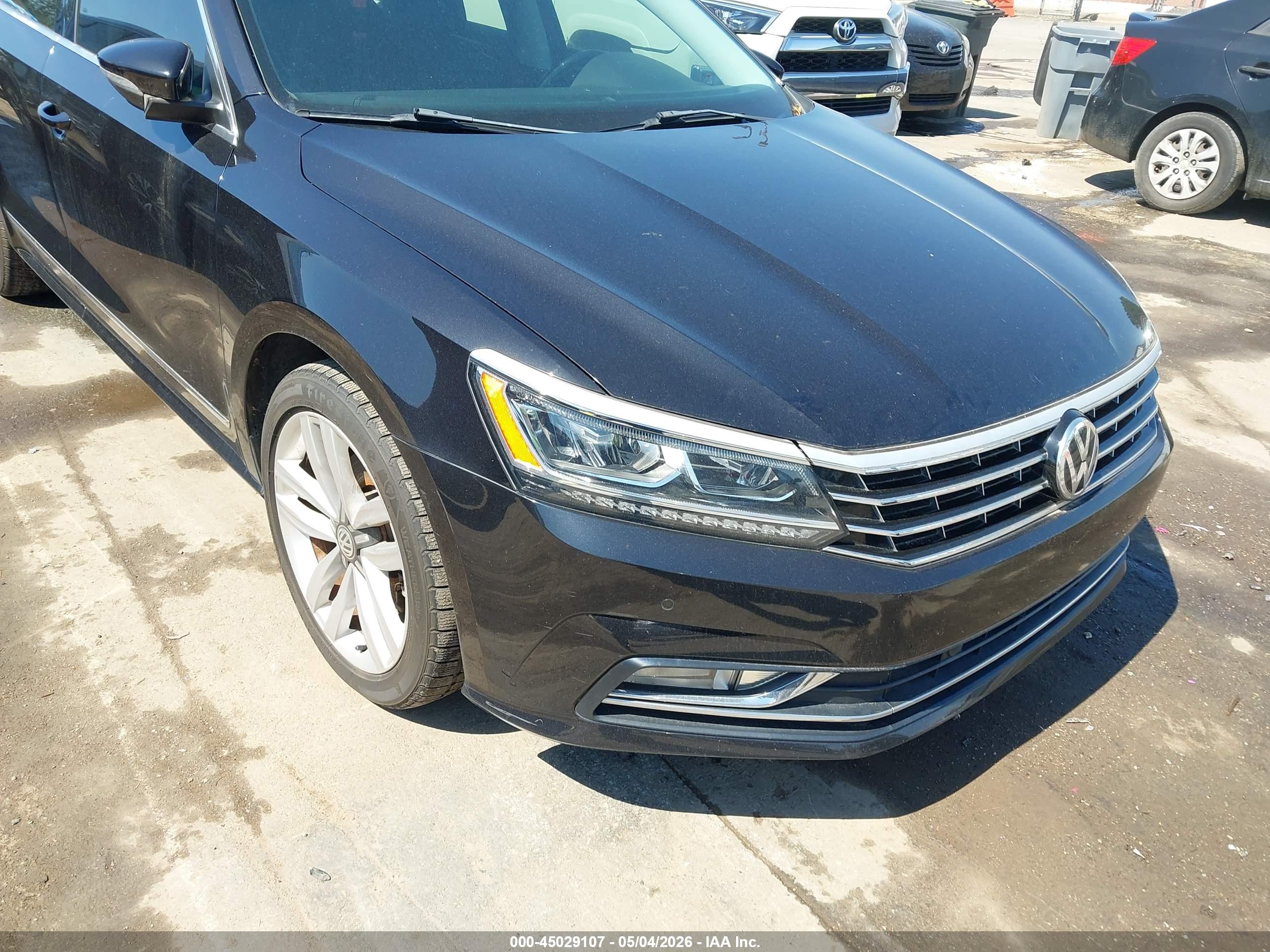 VOLKSWAGEN PASSAT image 6