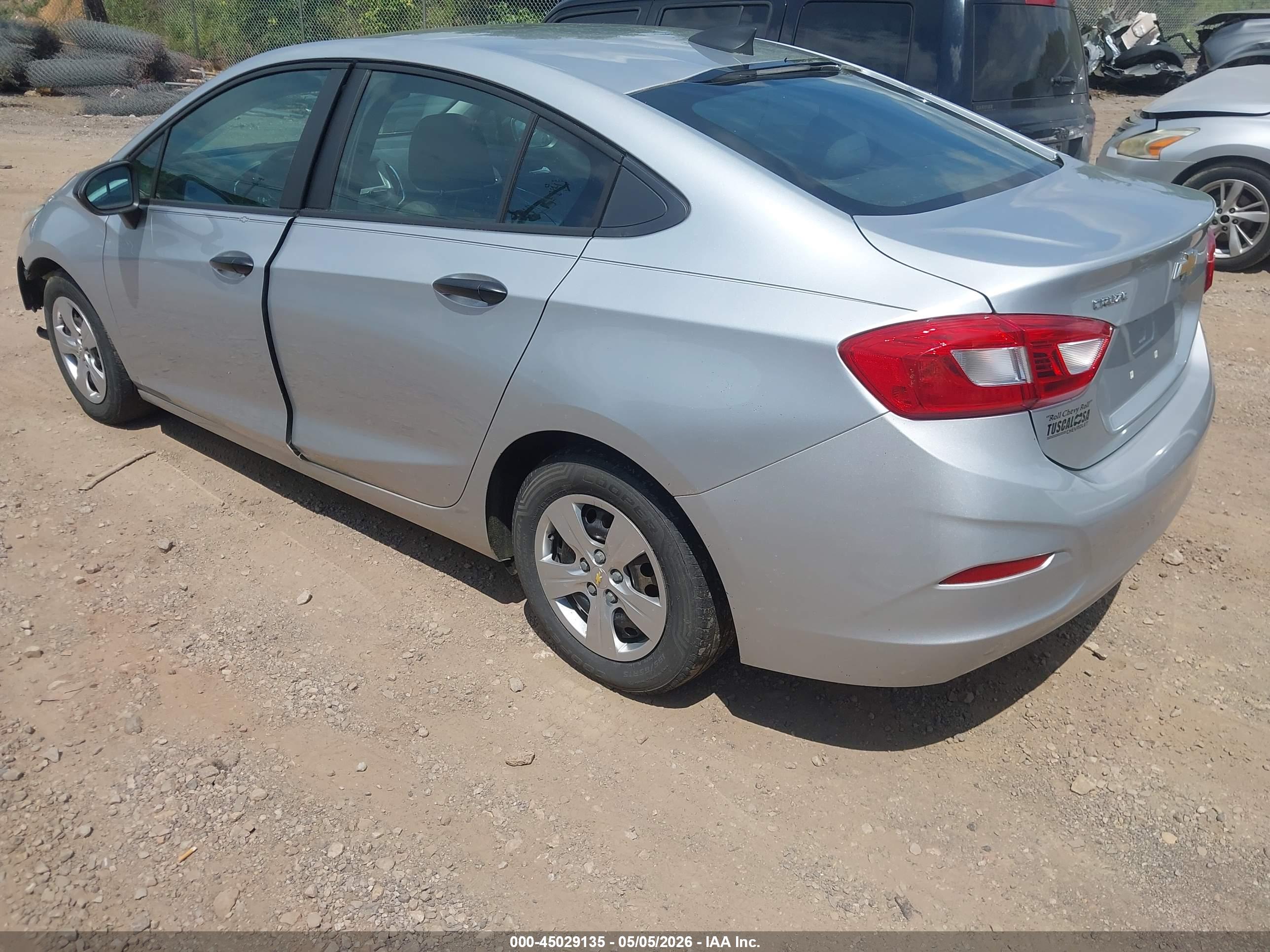 CHEVROLET CRUZE image 3