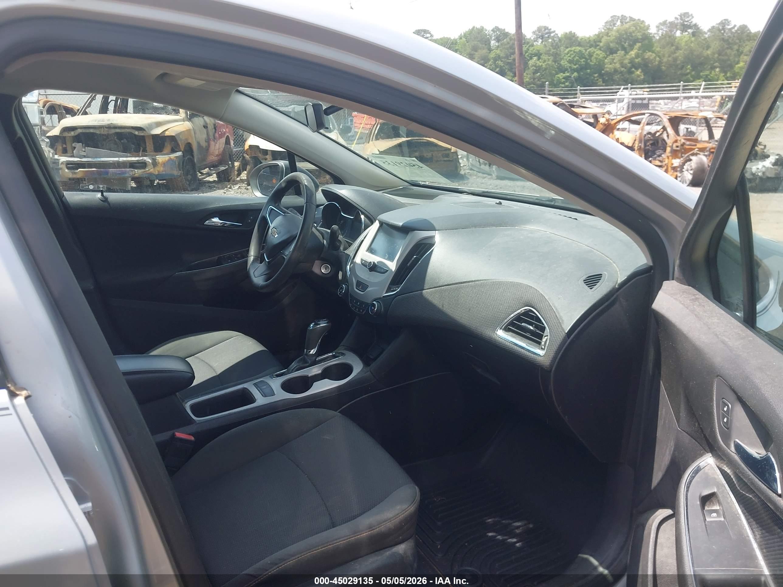 CHEVROLET CRUZE image 5