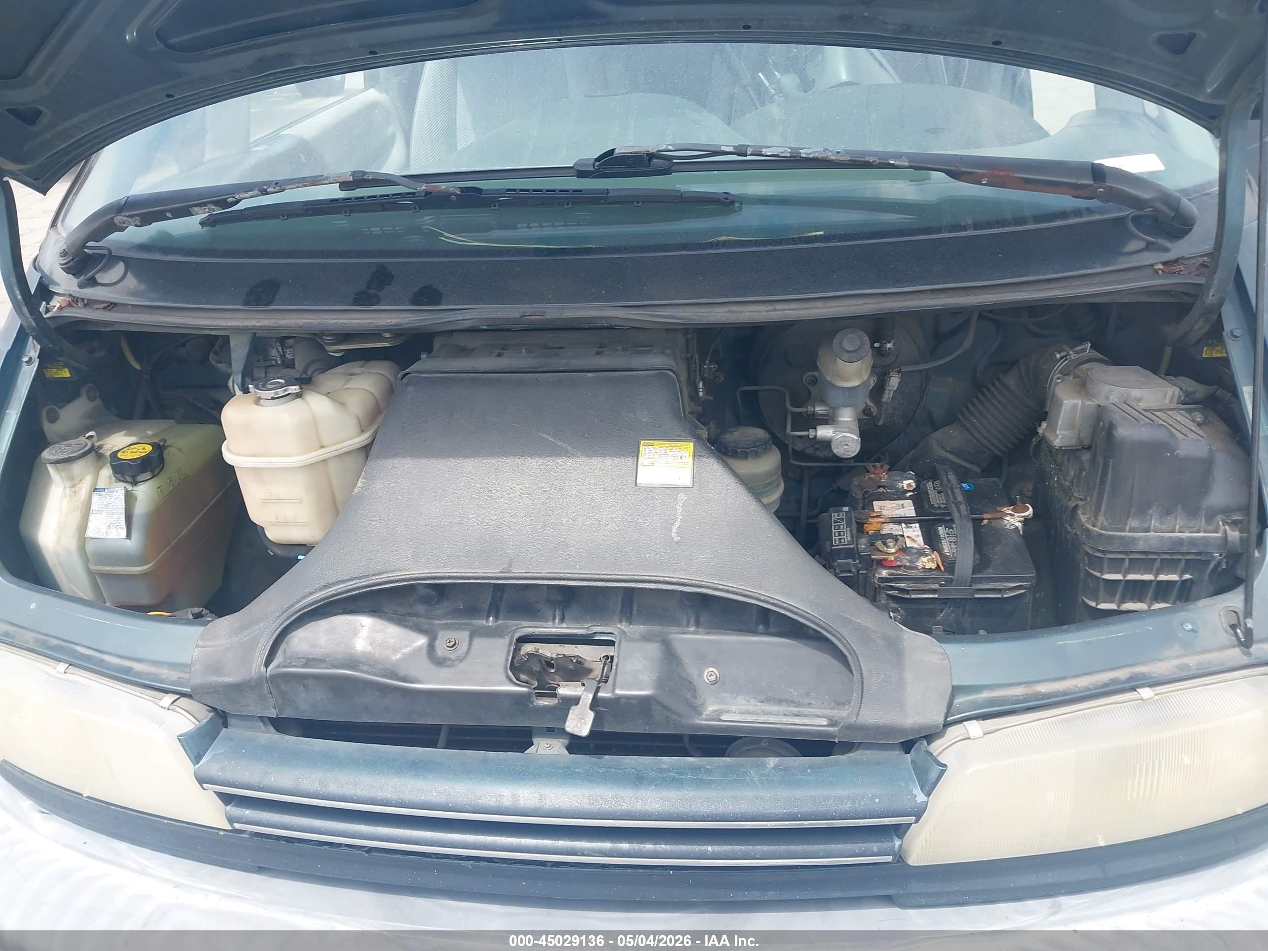 TOYOTA PREVIA image 10