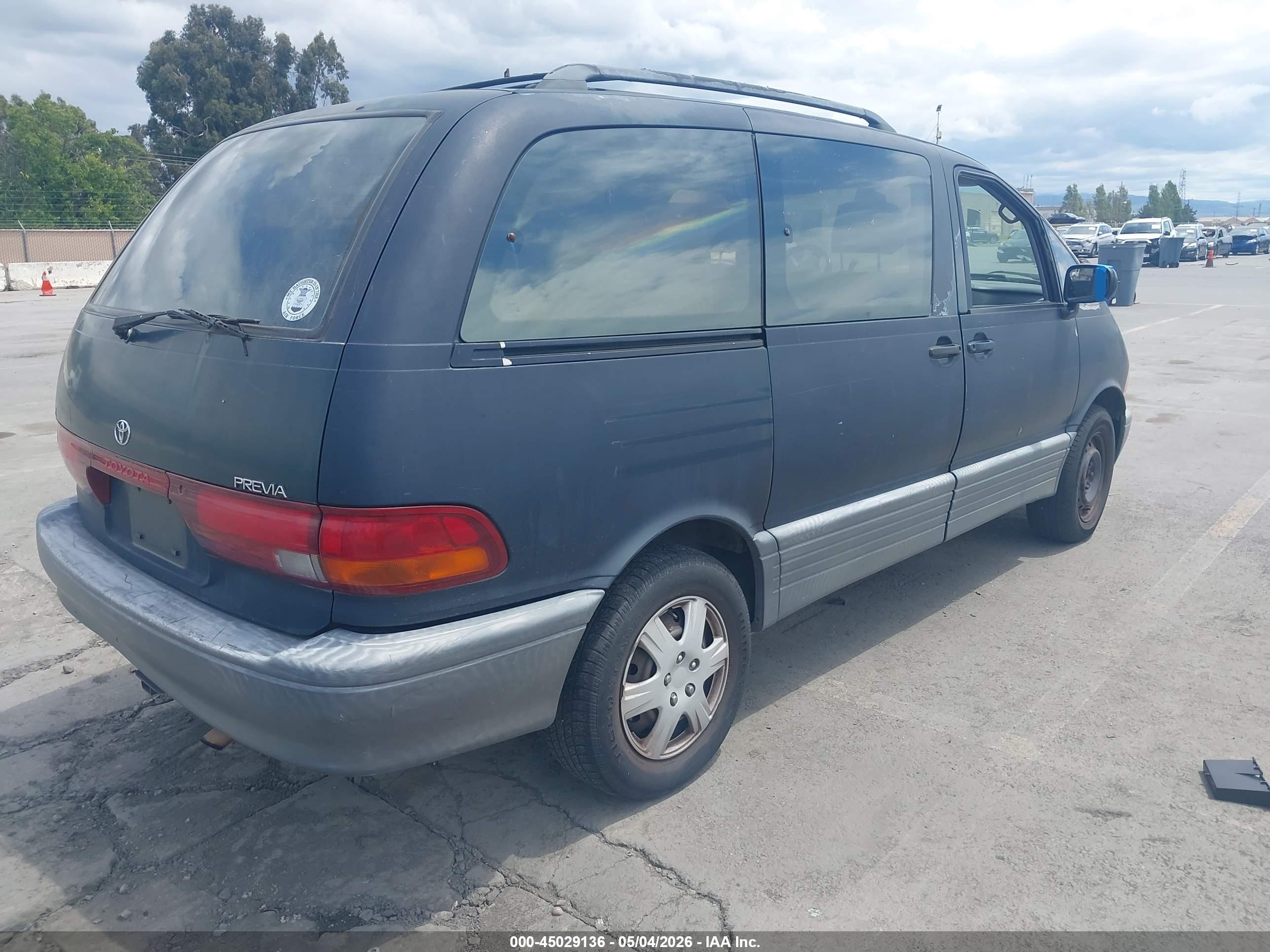 TOYOTA PREVIA image 4
