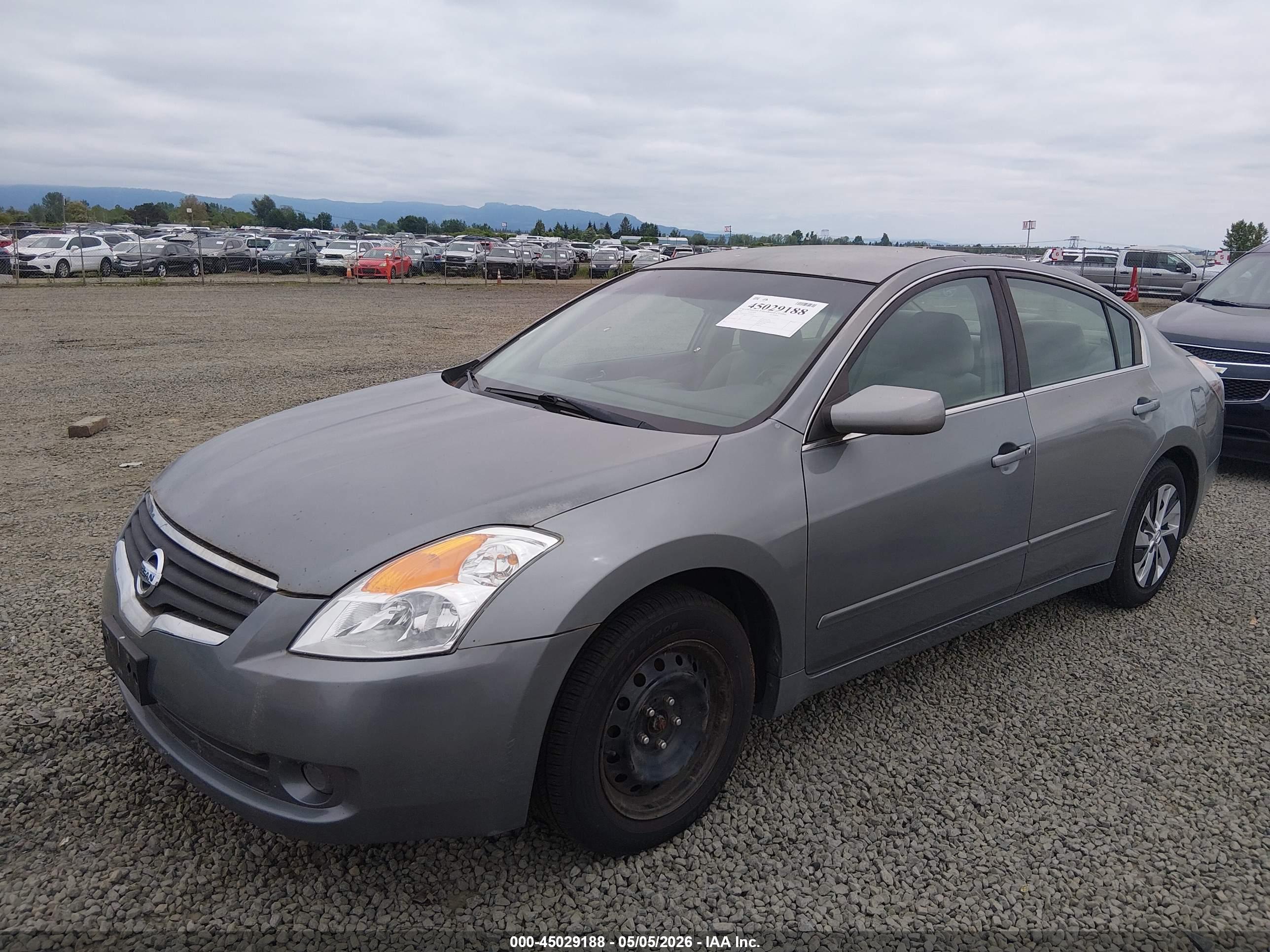 NISSAN ALTIMA image 2