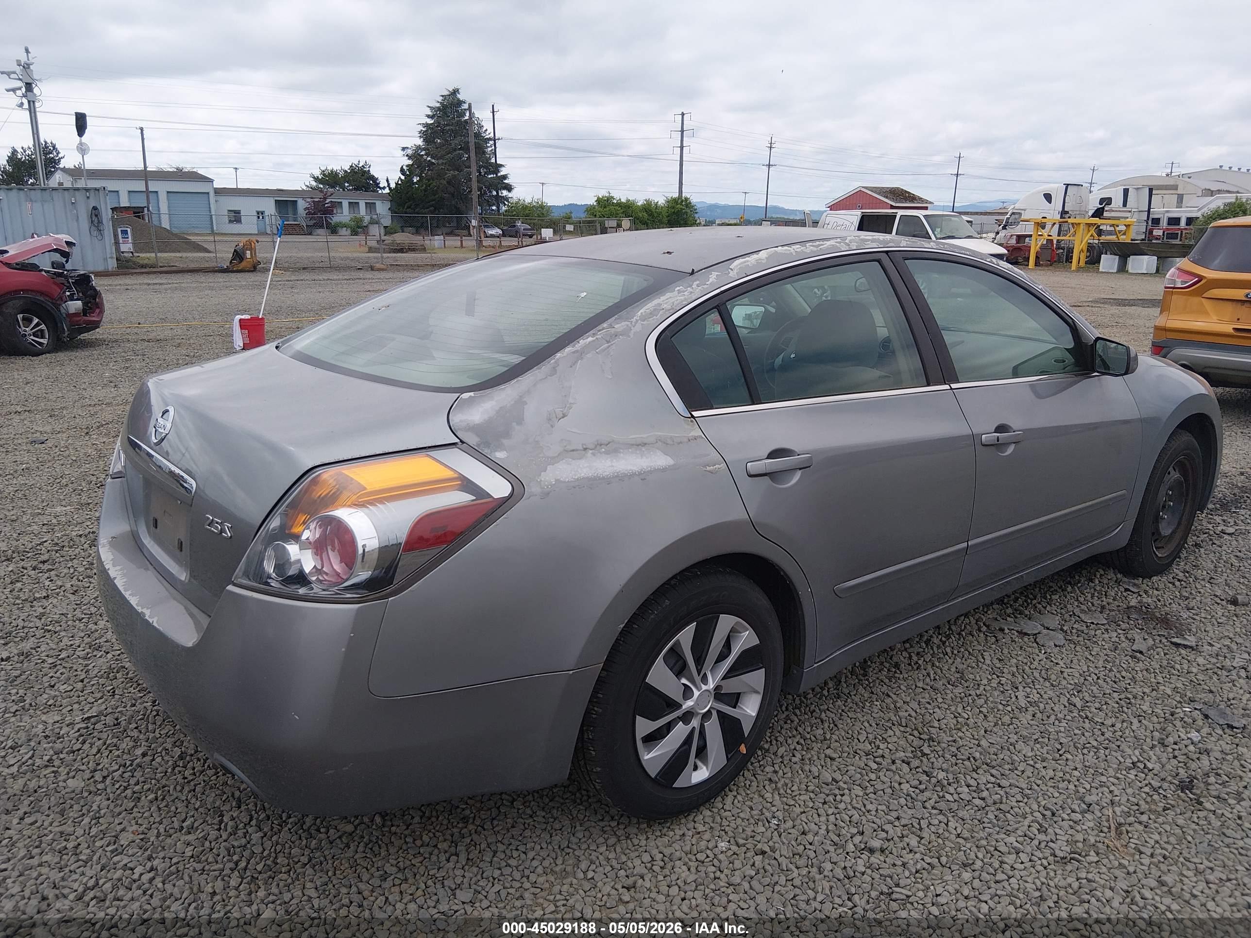 NISSAN ALTIMA image 4