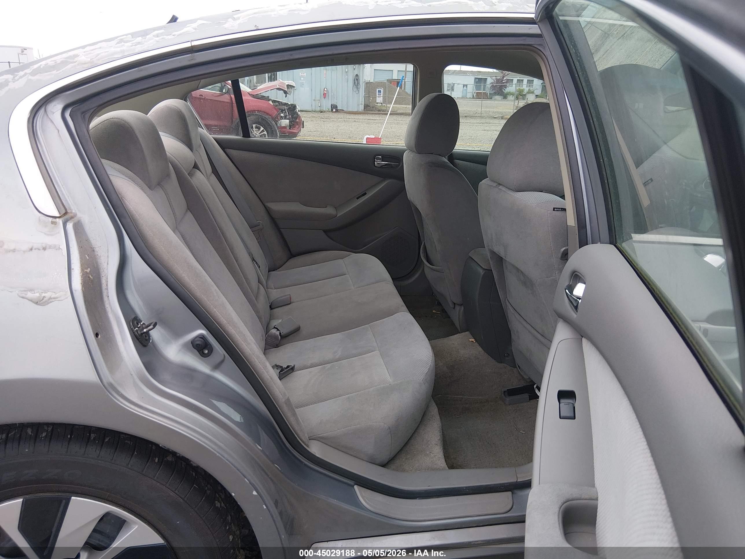 NISSAN ALTIMA image 8