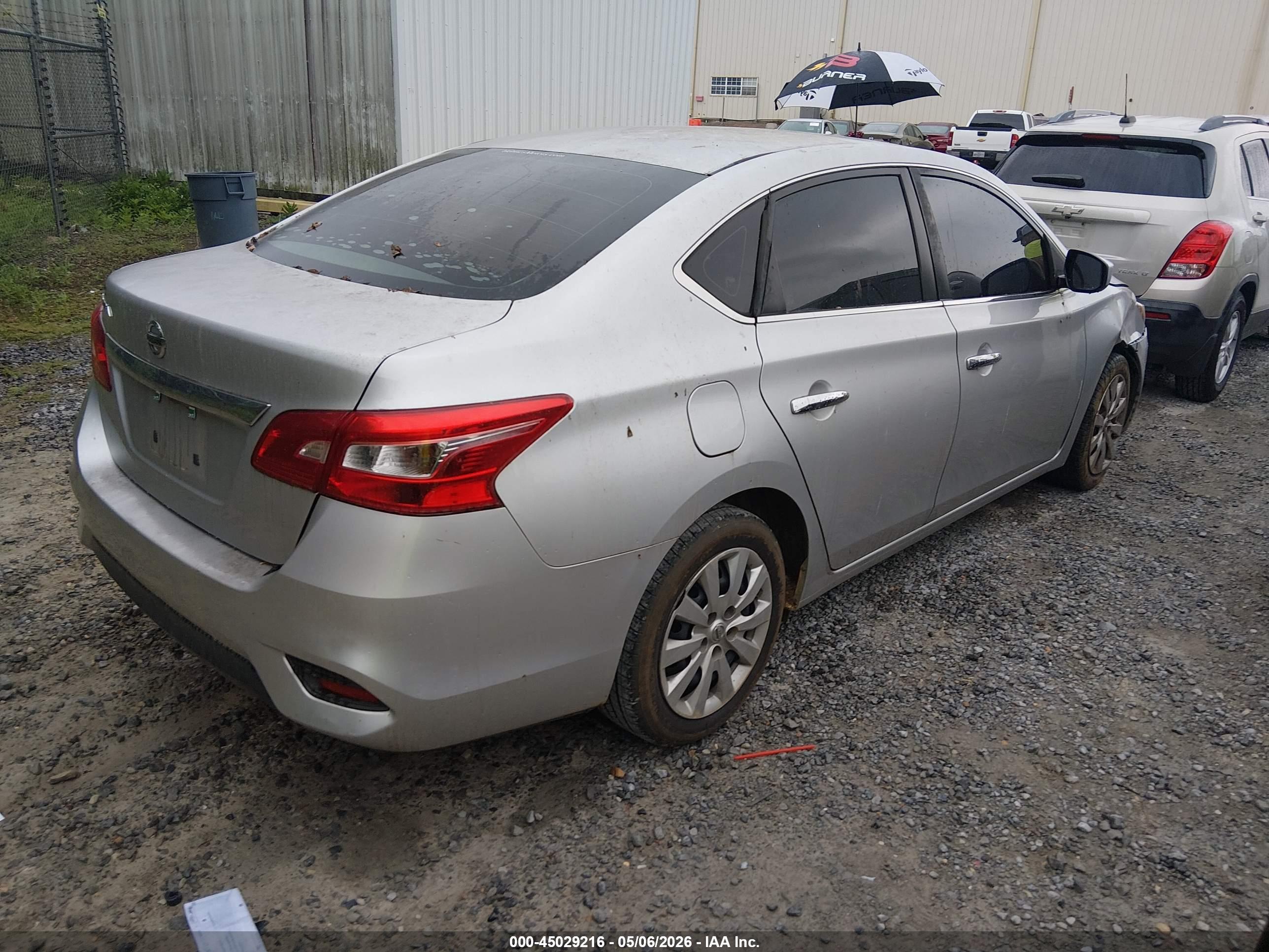 NISSAN SENTRA image 4