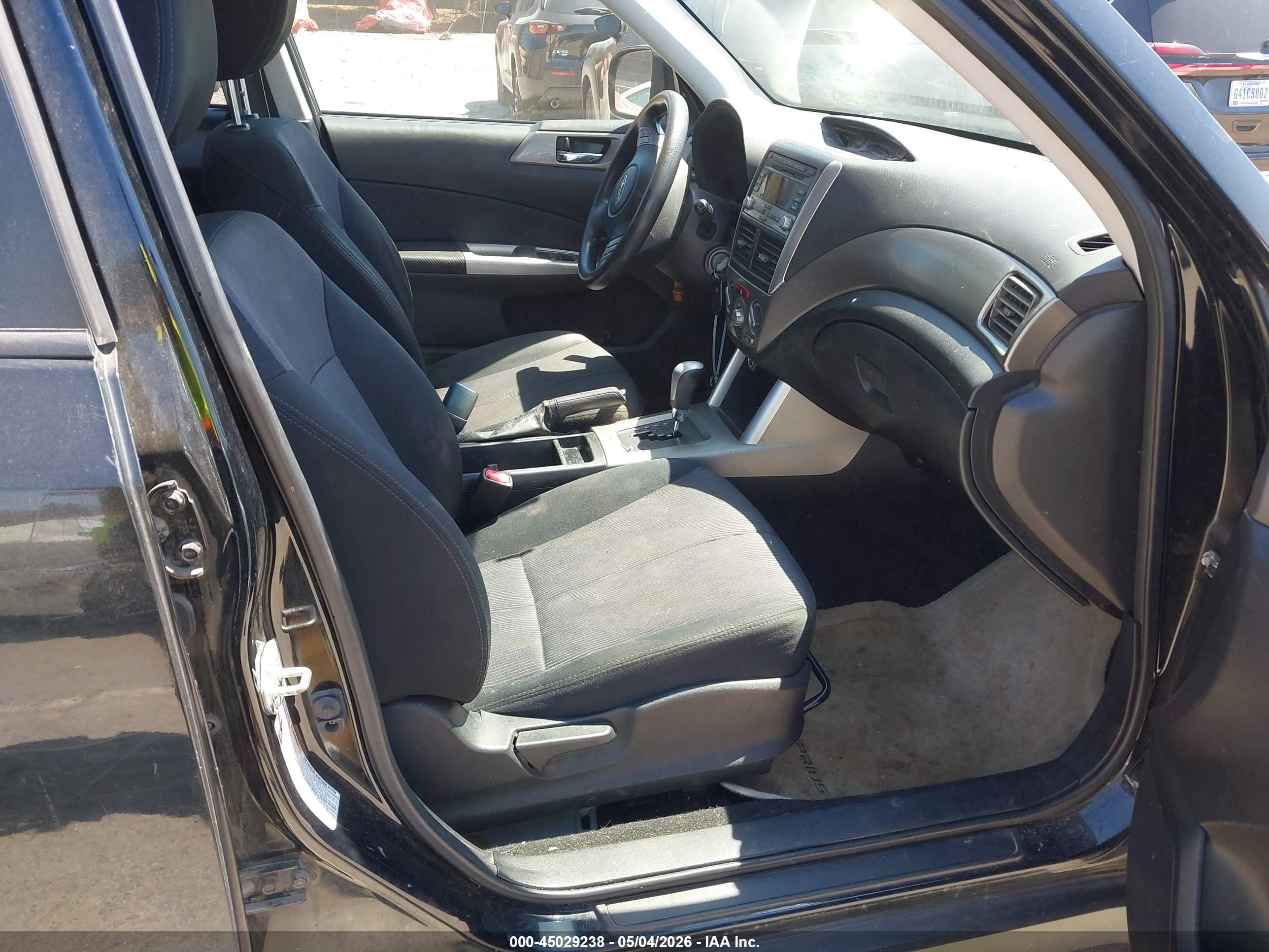 SUBARU FORESTER image 5