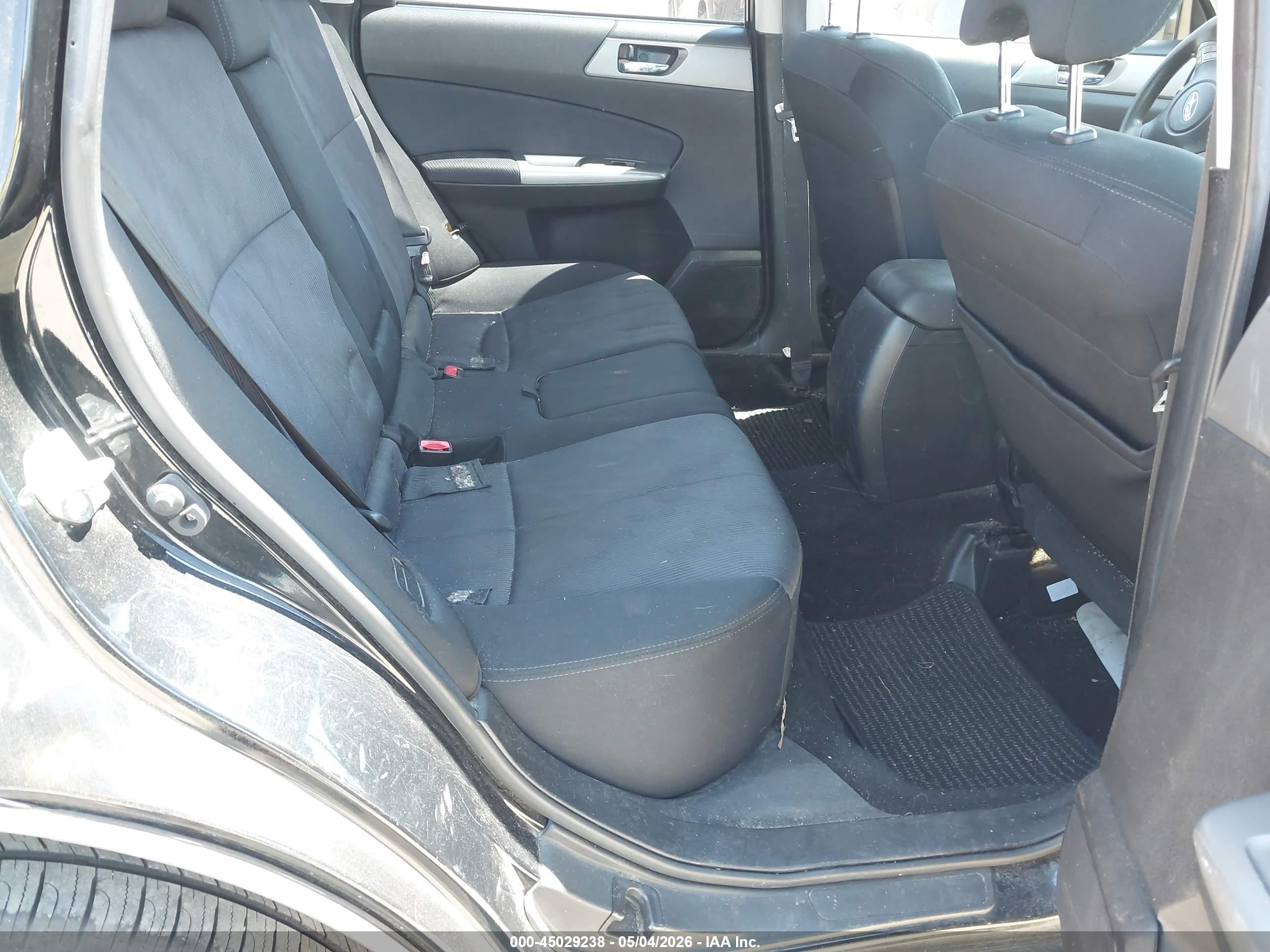 SUBARU FORESTER image 8
