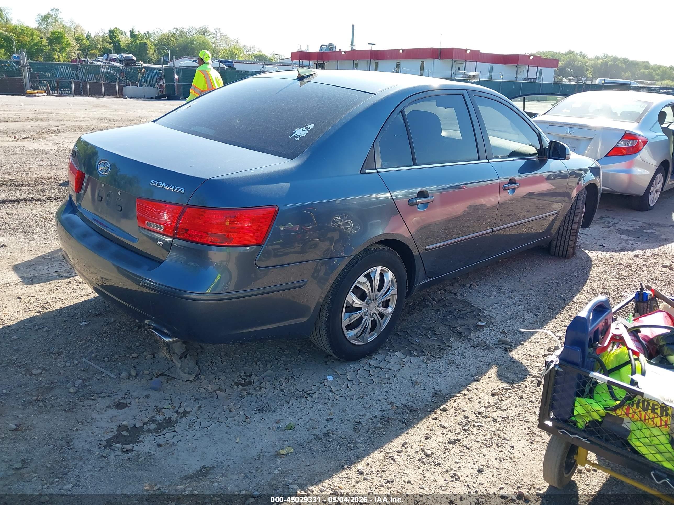 HYUNDAI SONATA image 4