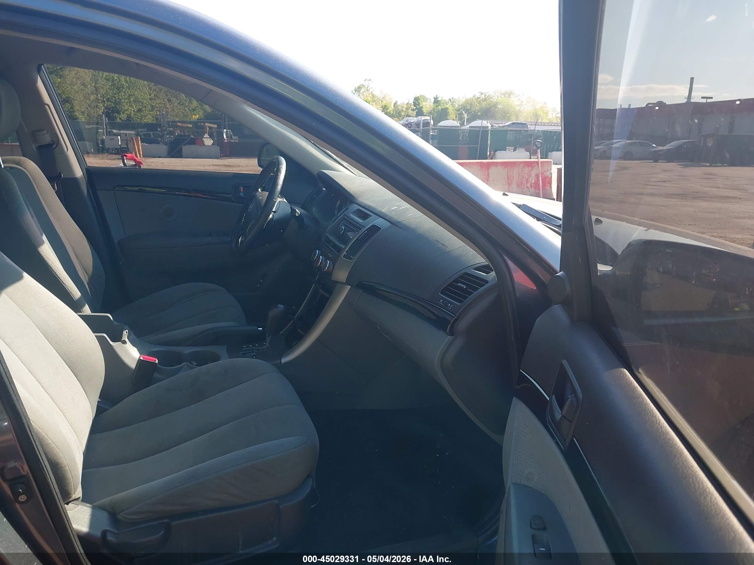 HYUNDAI SONATA image 5