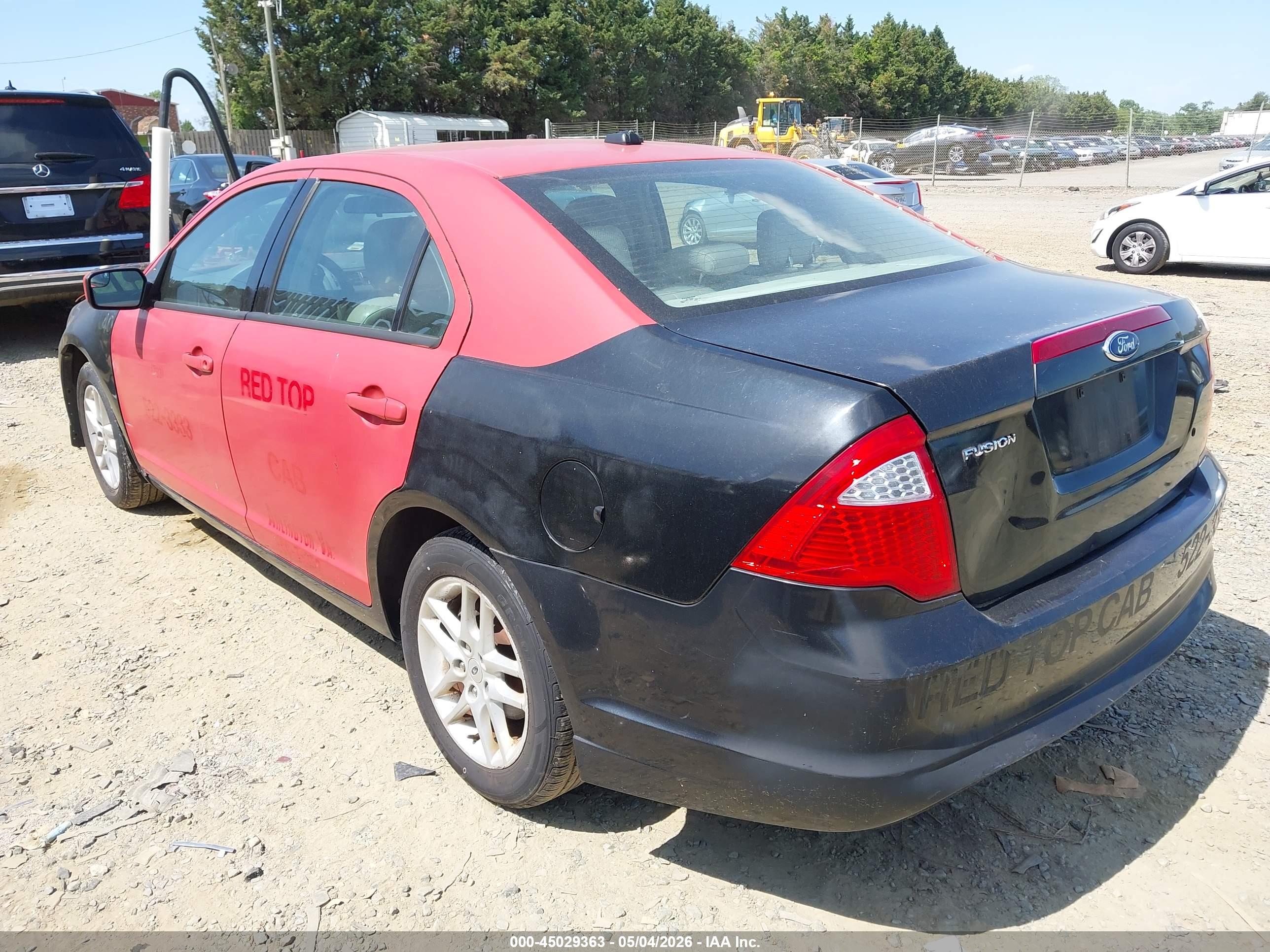 FORD FUSION image 3
