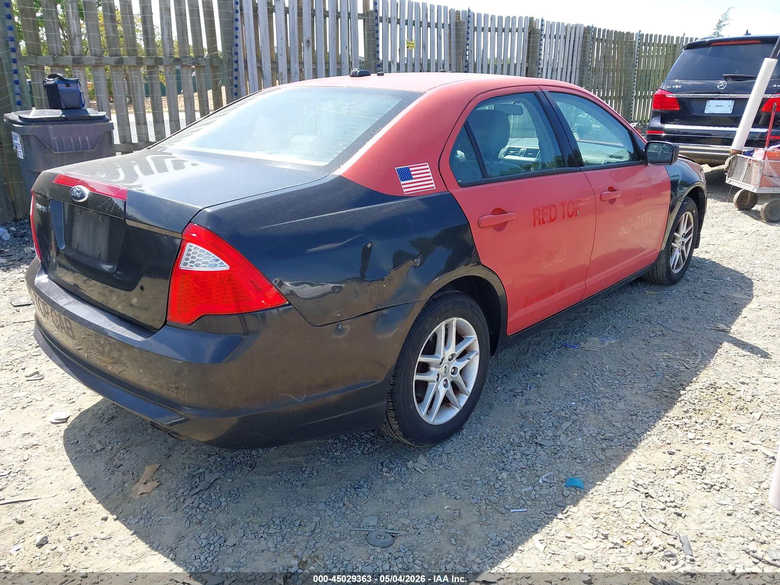 FORD FUSION image 4