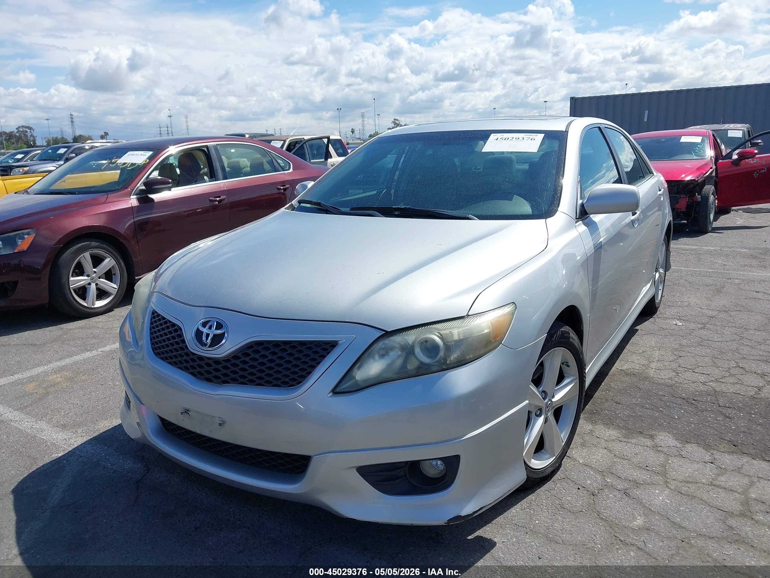 TOYOTA CAMRY image 2