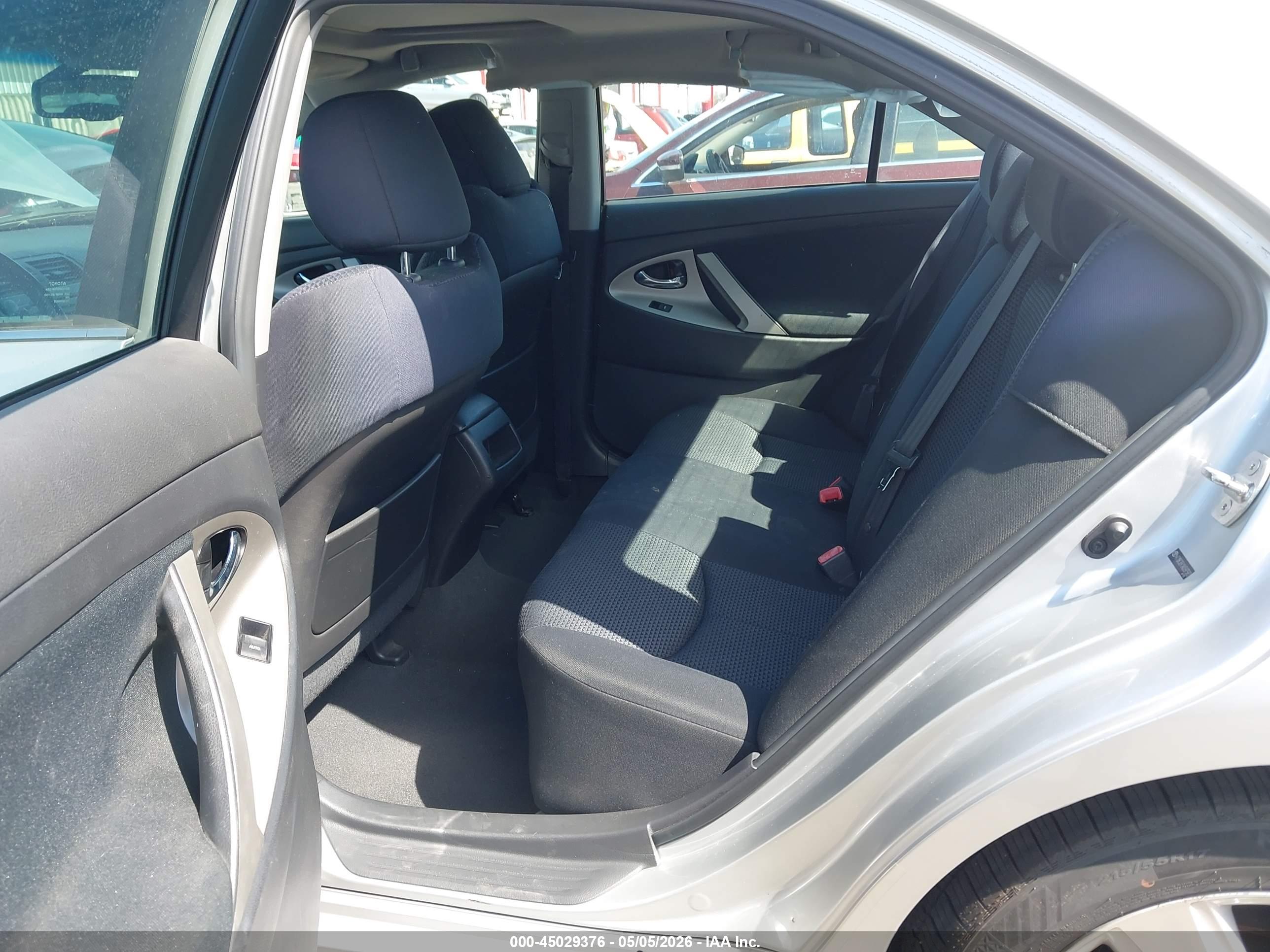 TOYOTA CAMRY image 8