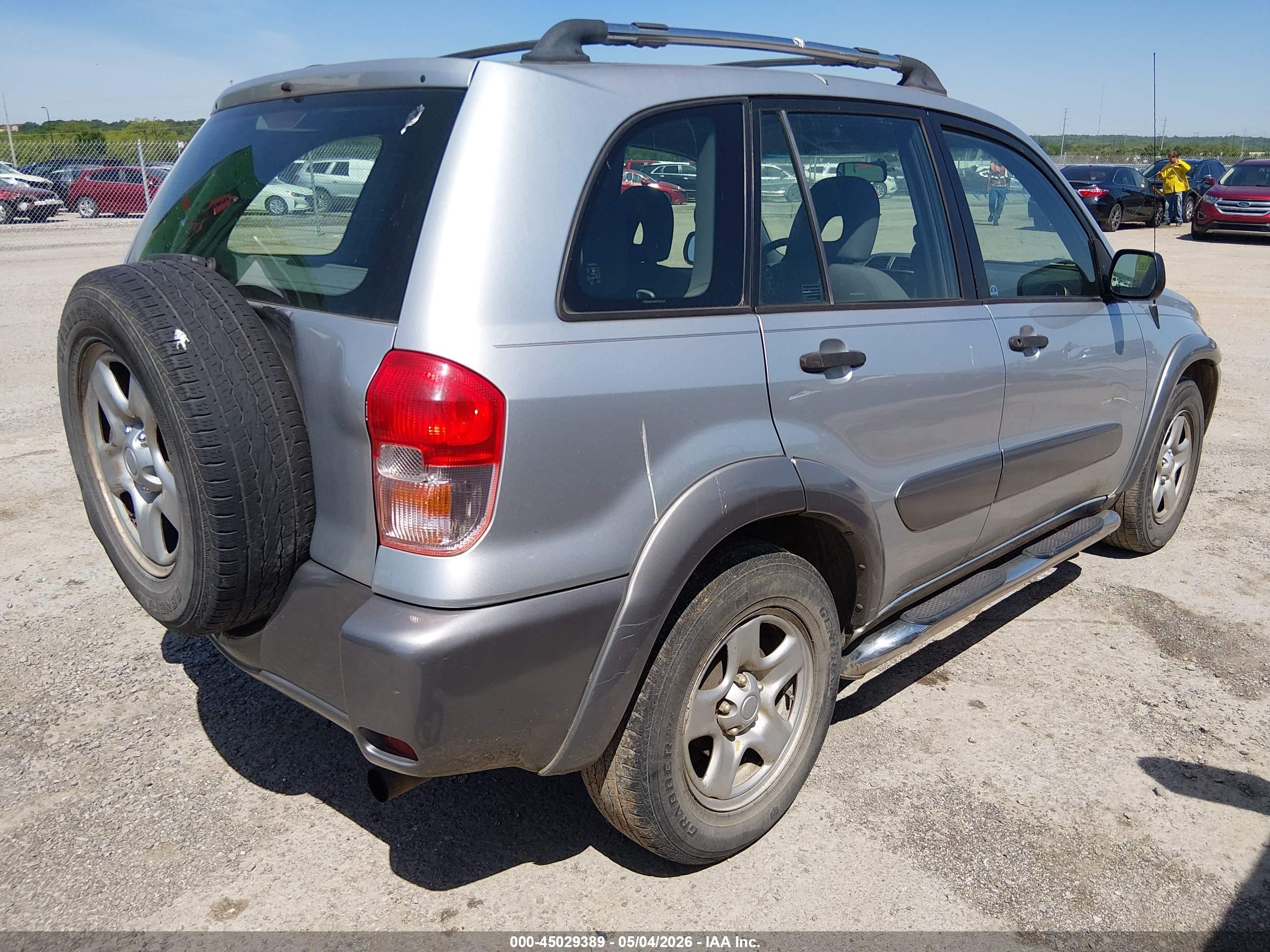 TOYOTA RAV4 image 4