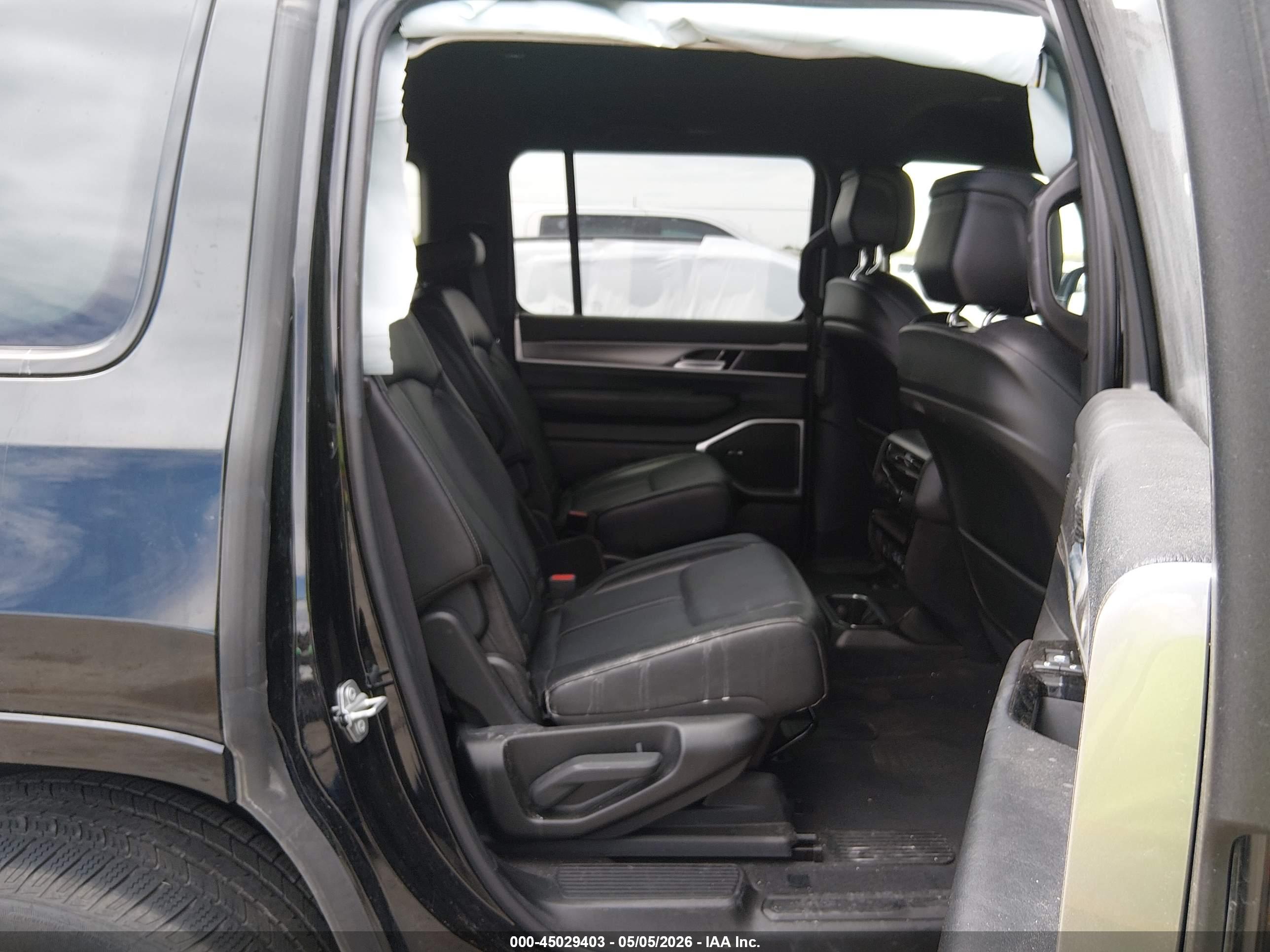 JEEP WAGONEER image 8