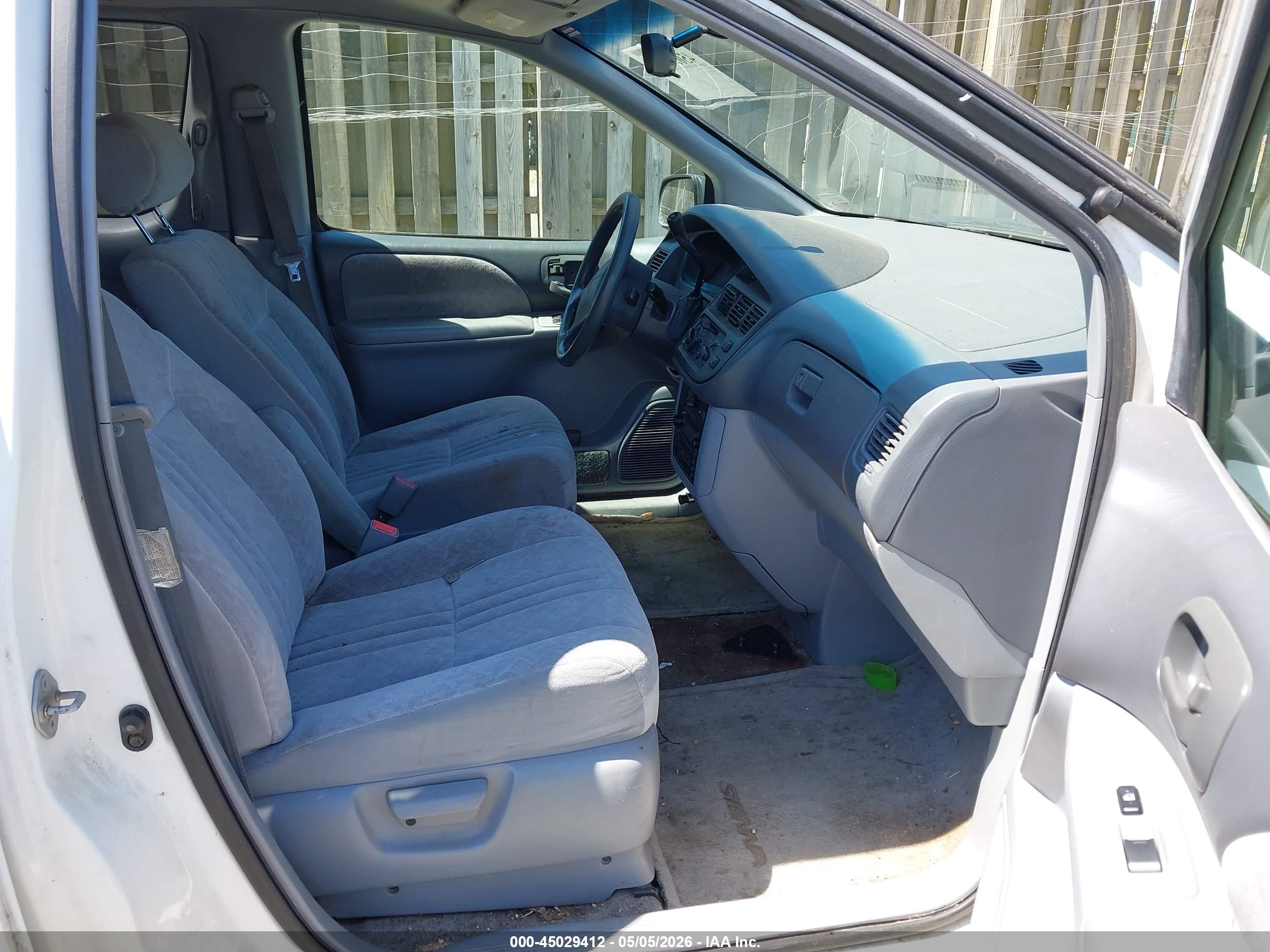 TOYOTA SIENNA image 5