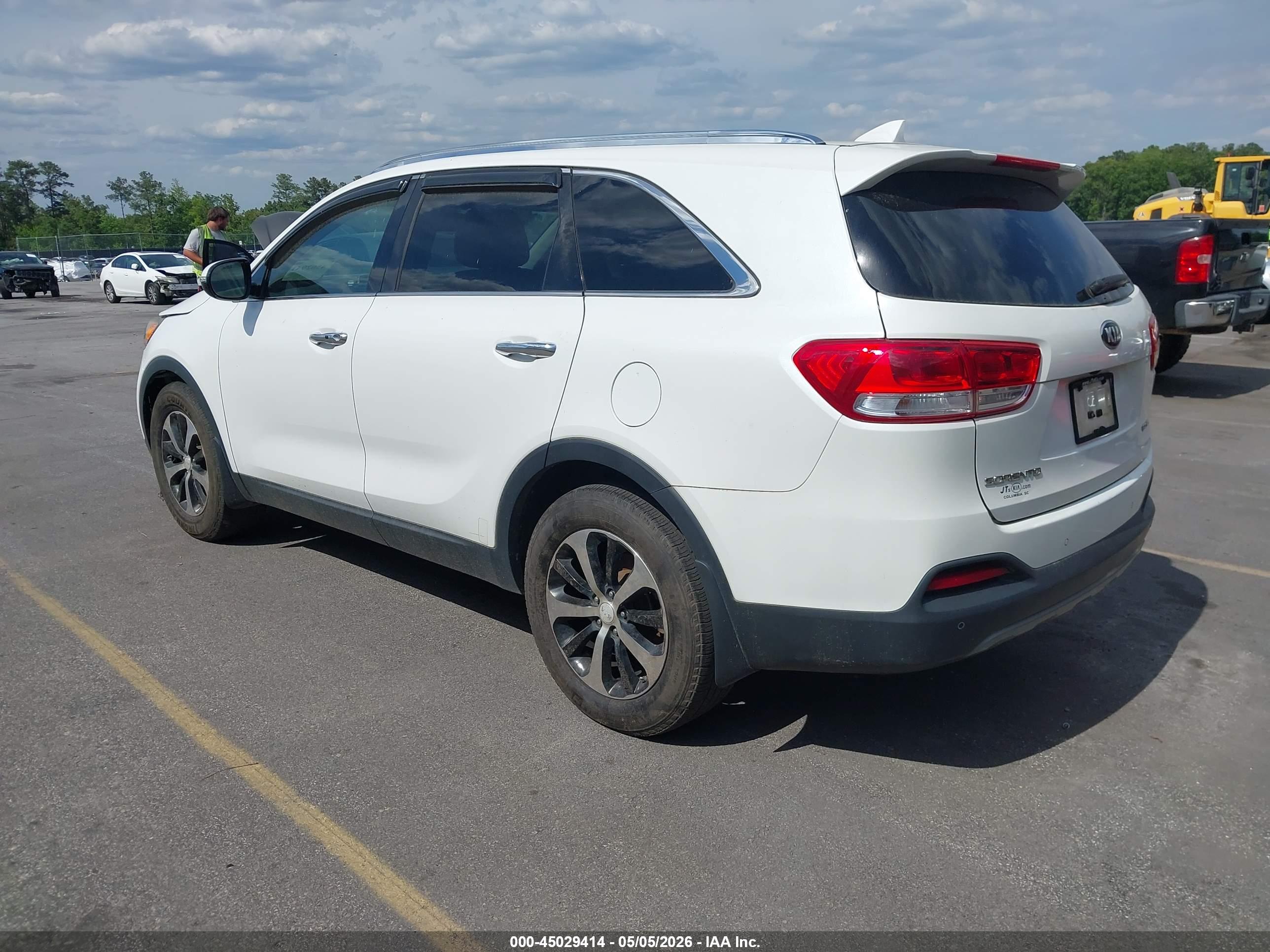 KIA SORENTO image 3