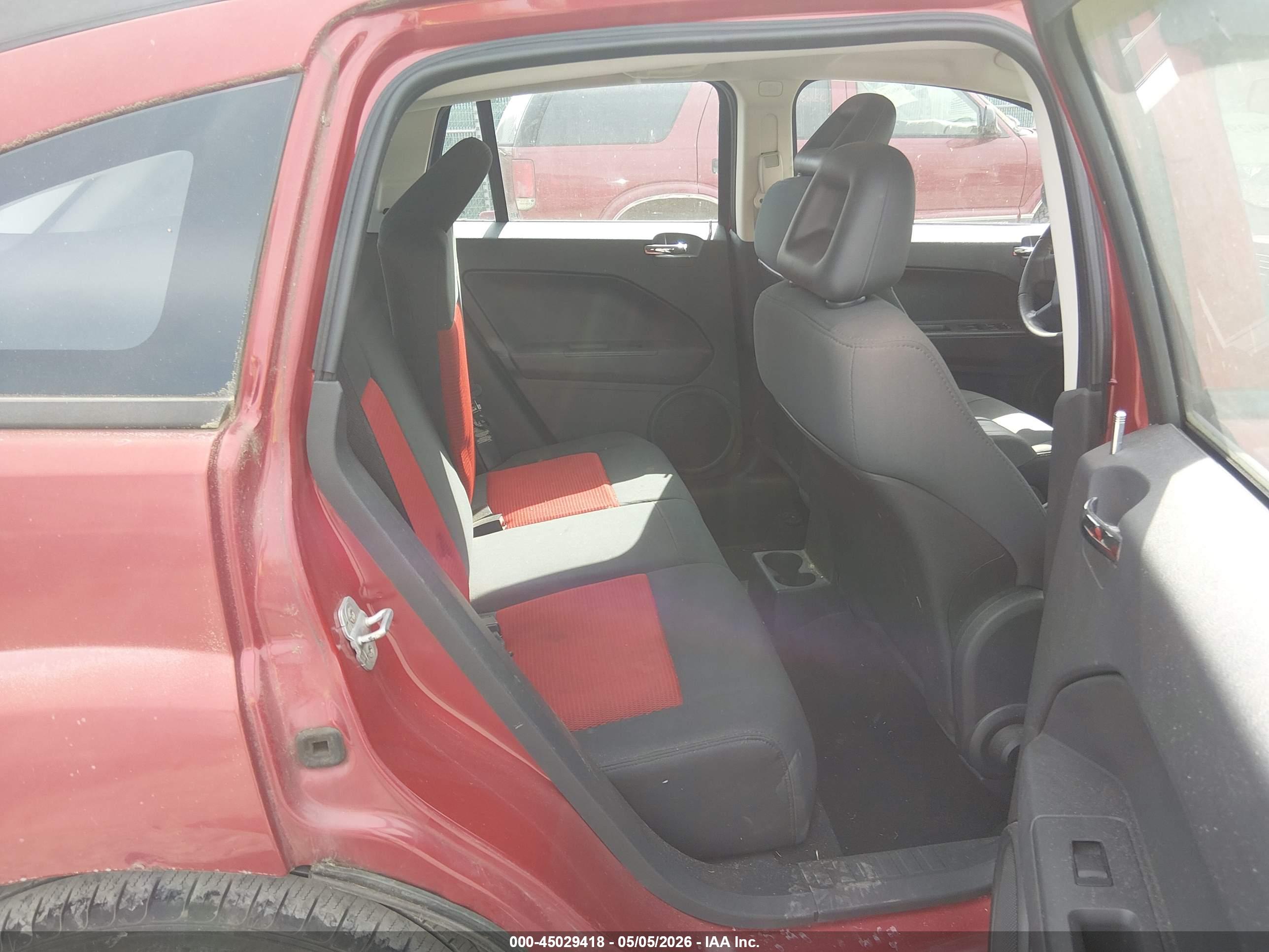 DODGE CALIBER image 8