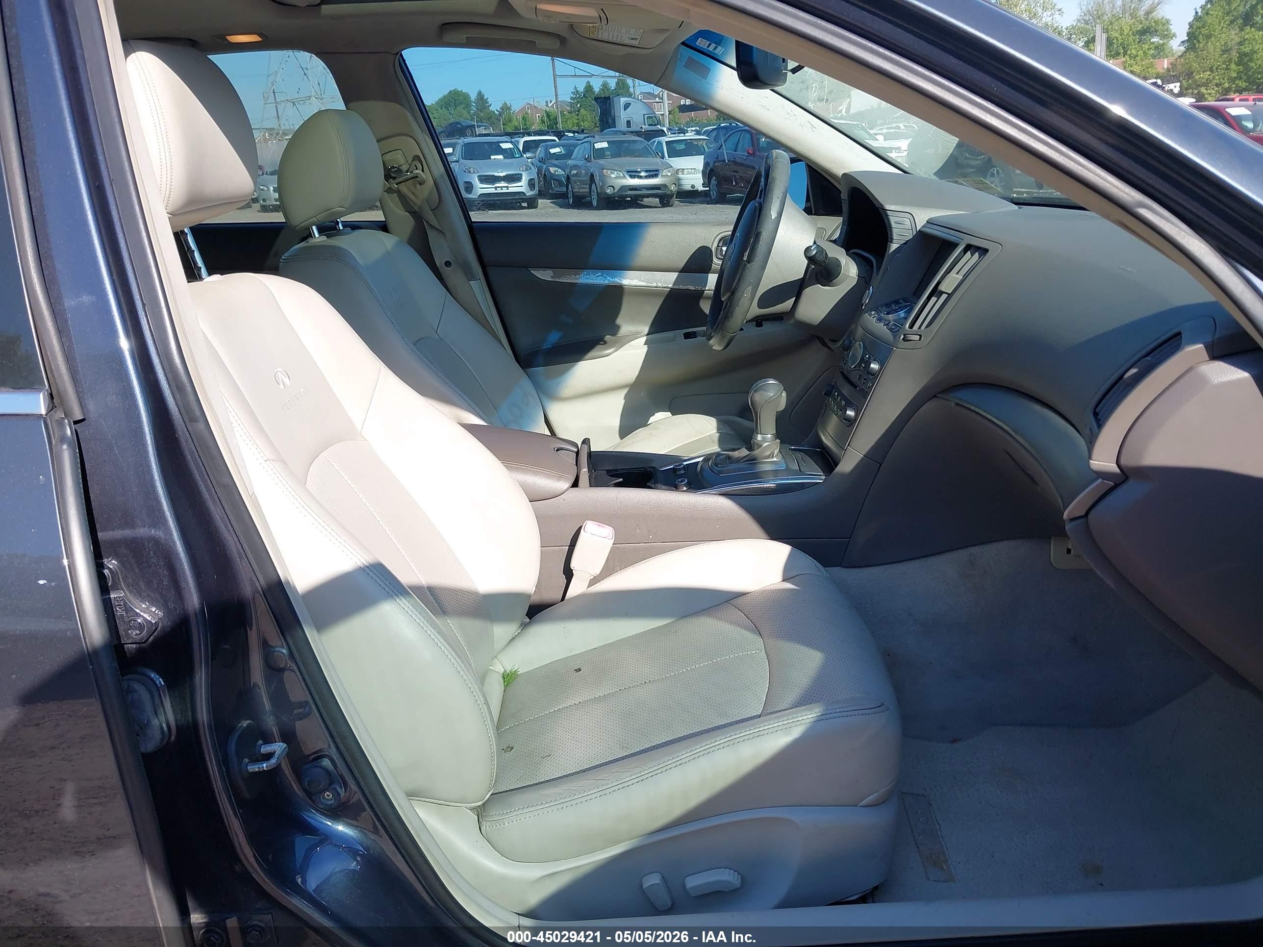 INFINITI G37 image 5