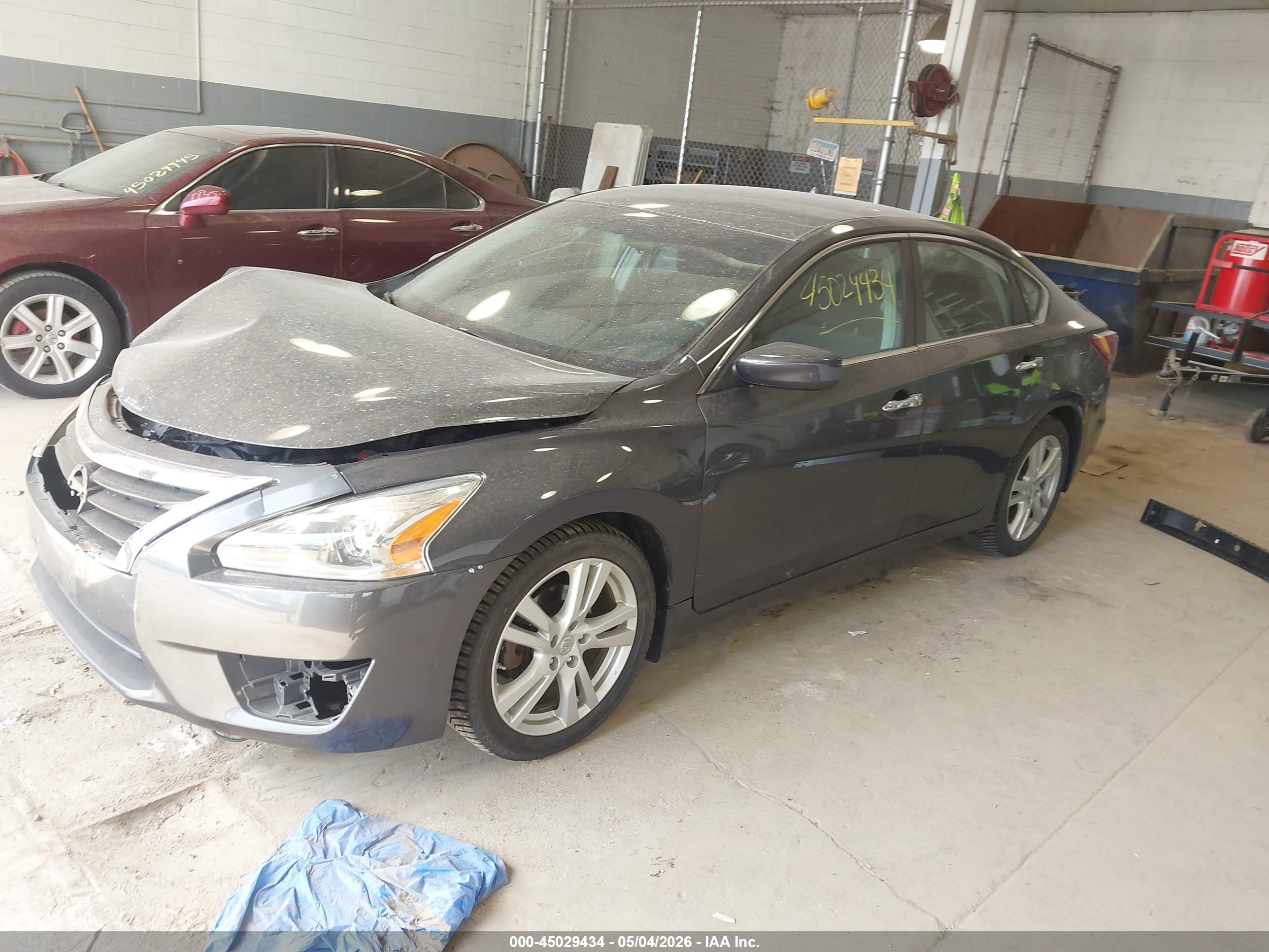 NISSAN ALTIMA image 2