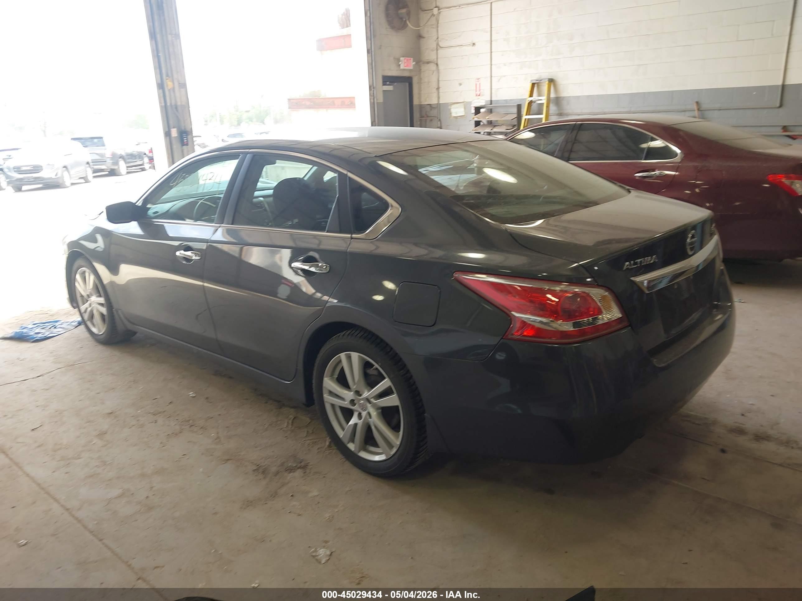 NISSAN ALTIMA image 3