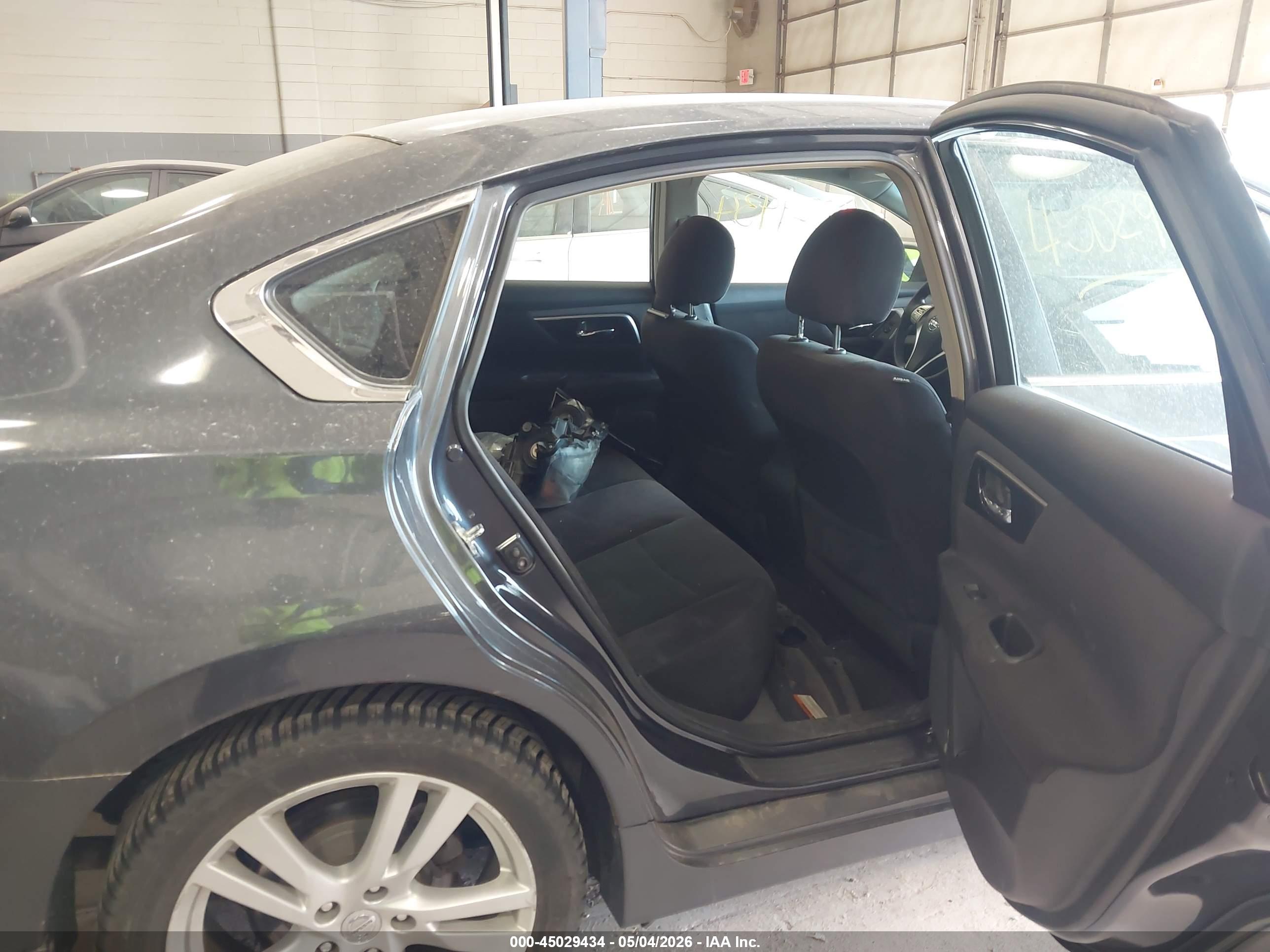 NISSAN ALTIMA image 8